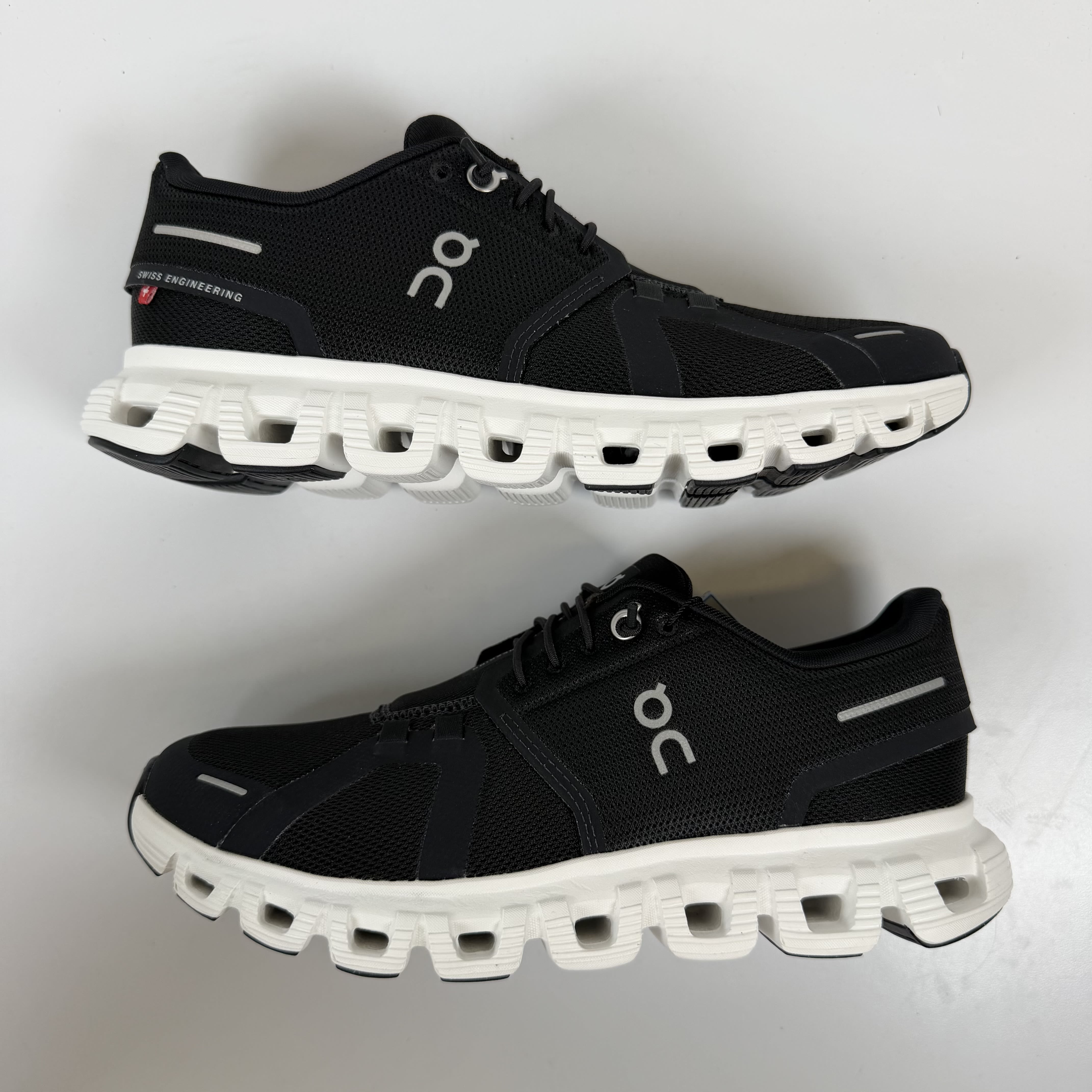 SP10218 On Running Cloud 6 Black White (Women's)