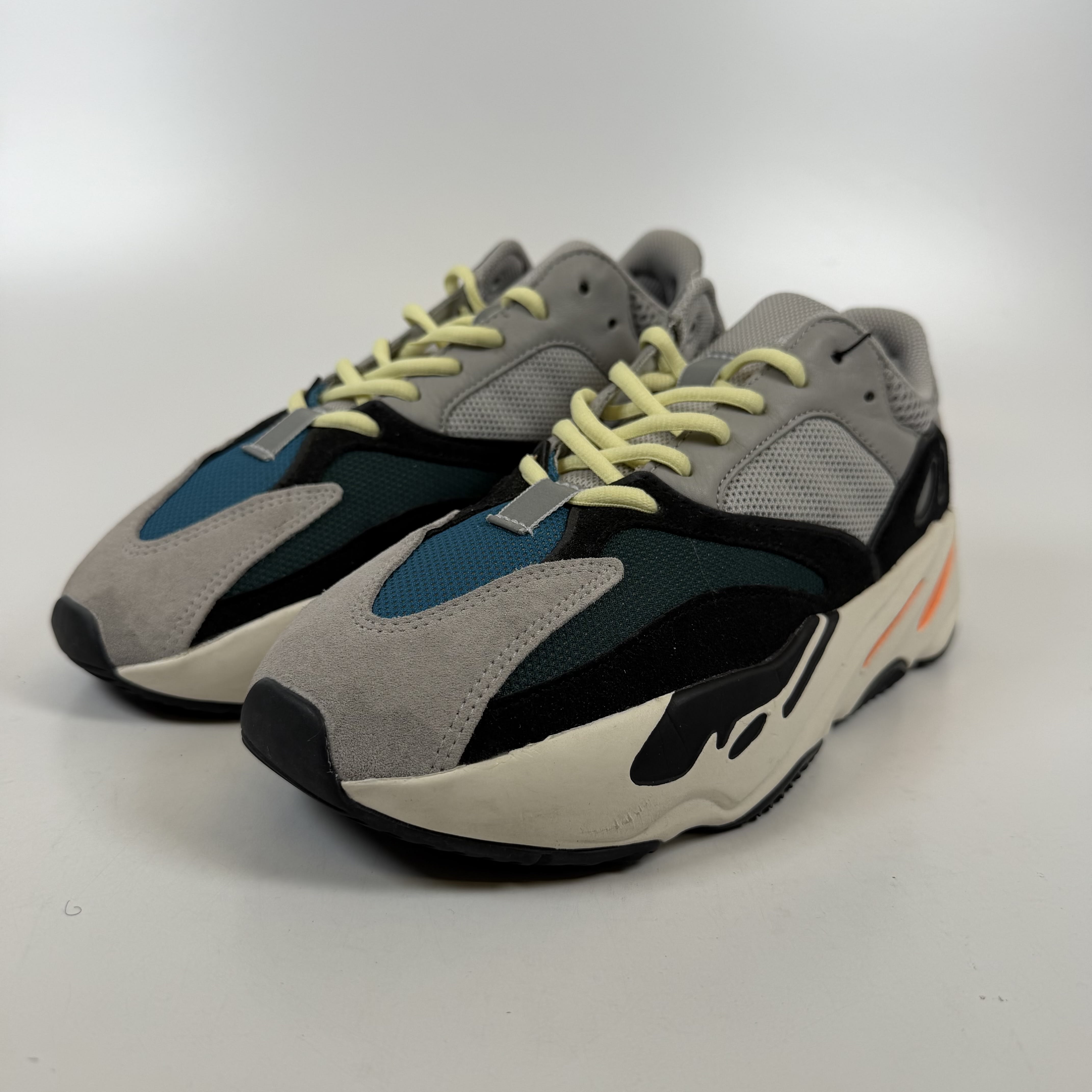 [SP13630] adidas Yeezy Boost 700 Wave Runner
