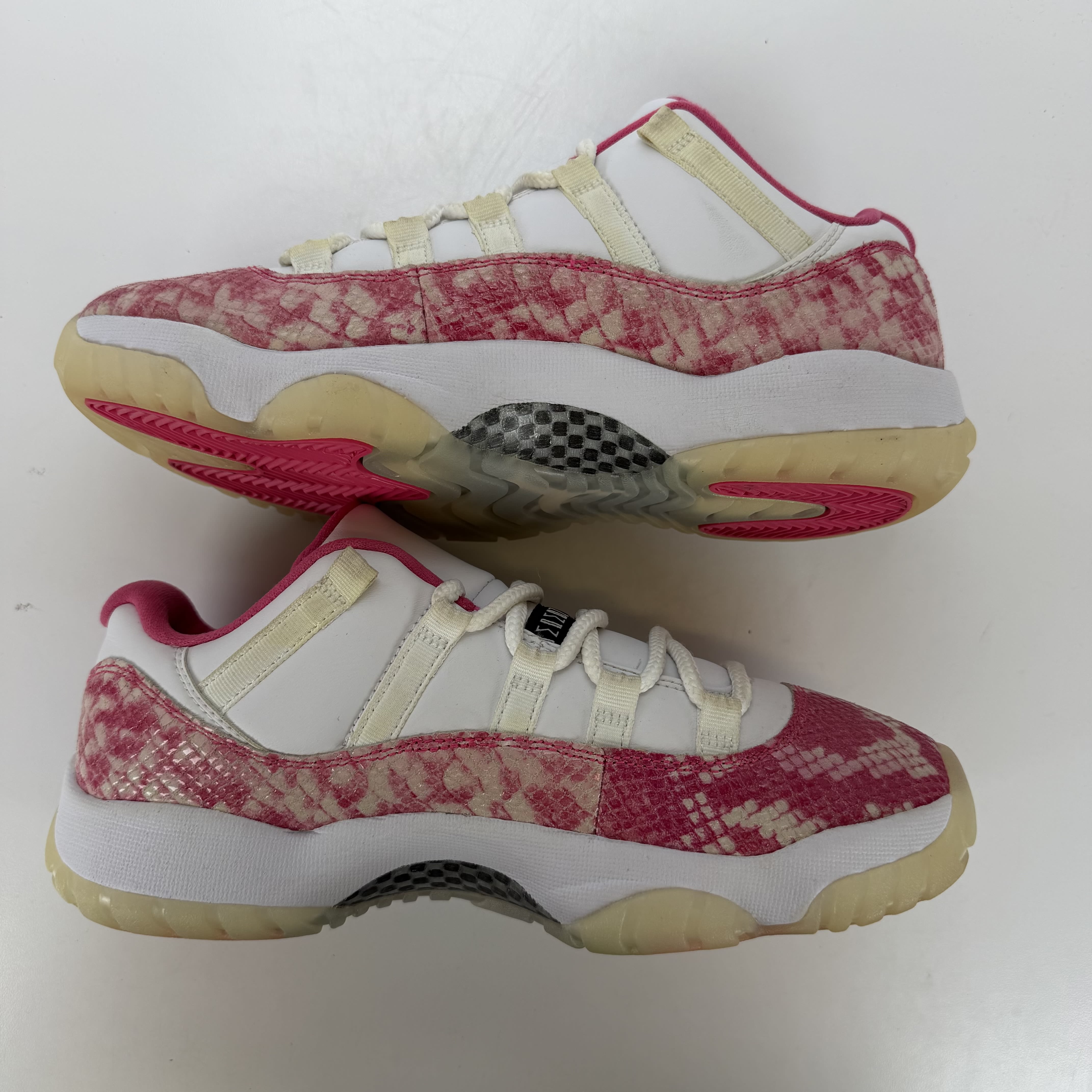 387450 Jordan 11 Retro Low Pink Snakeskin (2019) (Women's)