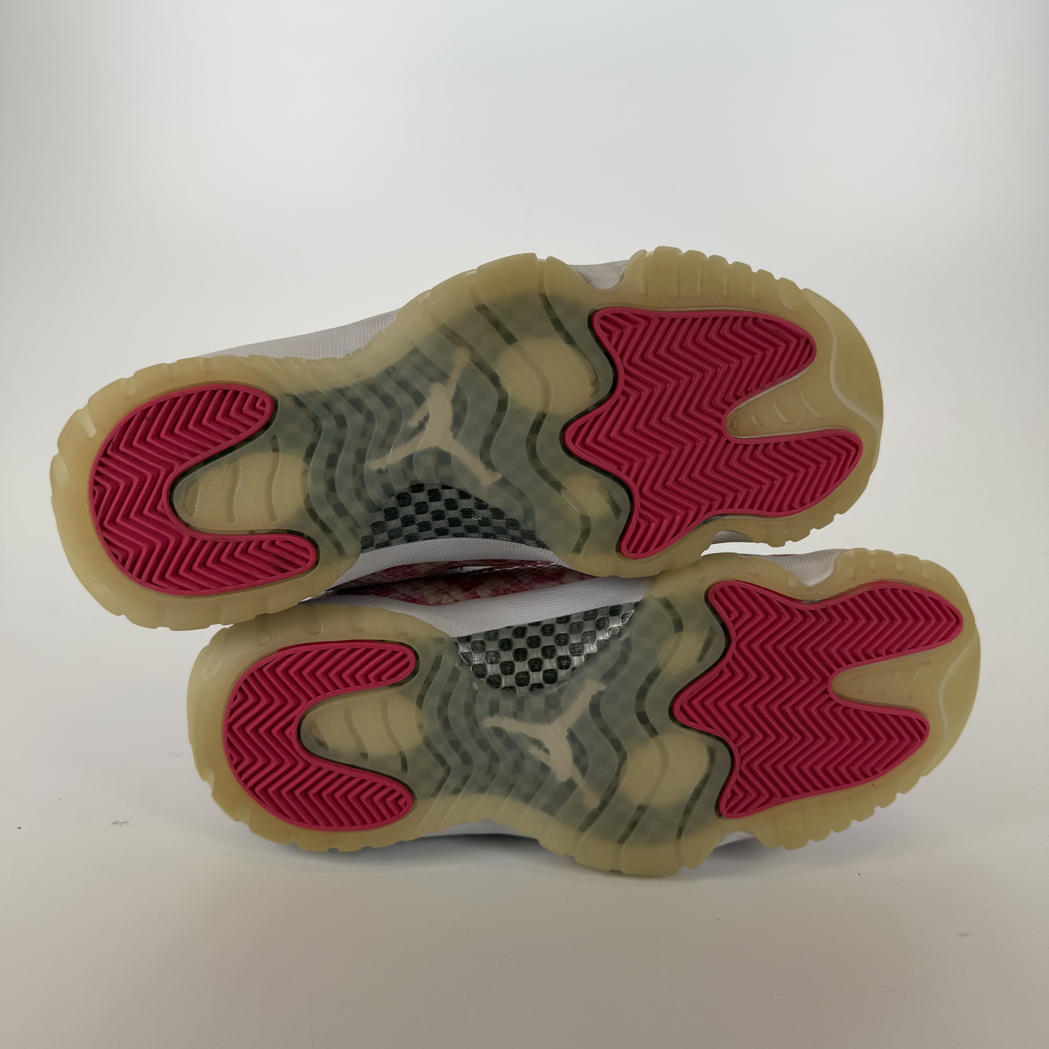 387450 Jordan 11 Retro Low Pink Snakeskin (2019) (Women's)