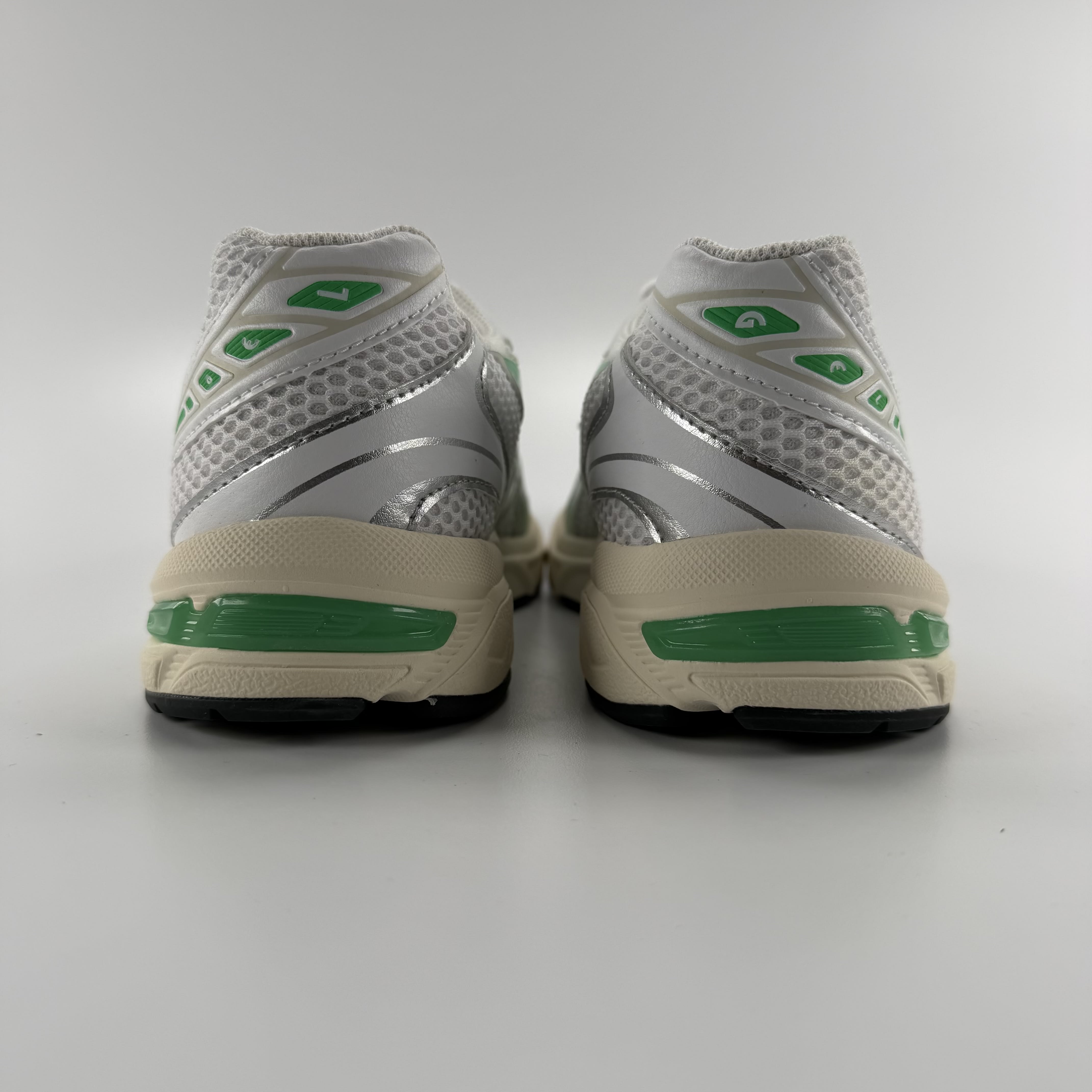 267440 ASICS Gel-1130 White Malachite Green Off White Midsole (Women's)