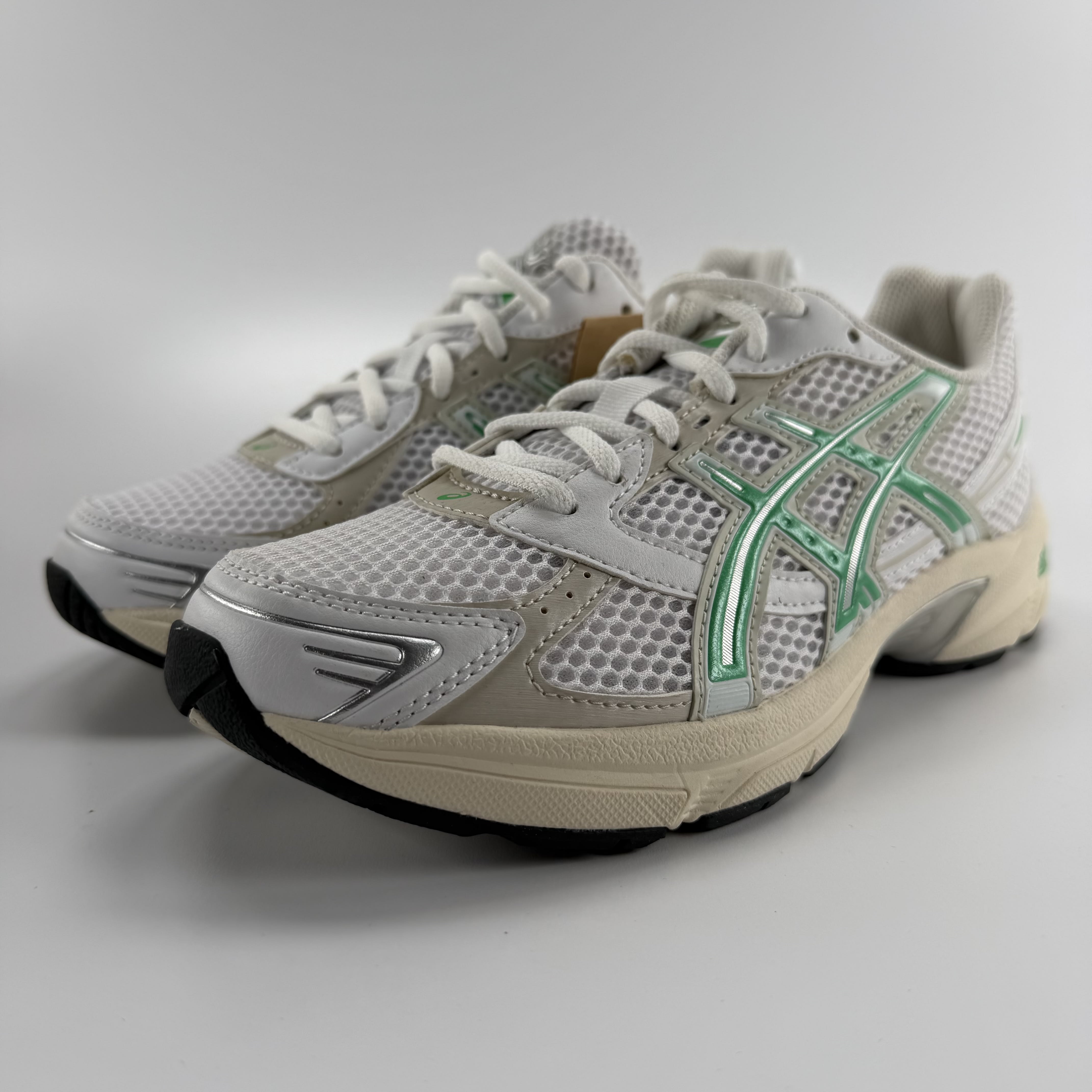 SP1517 ASICS Gel-1130 White Malachite Green Off White Midsole (Women's)