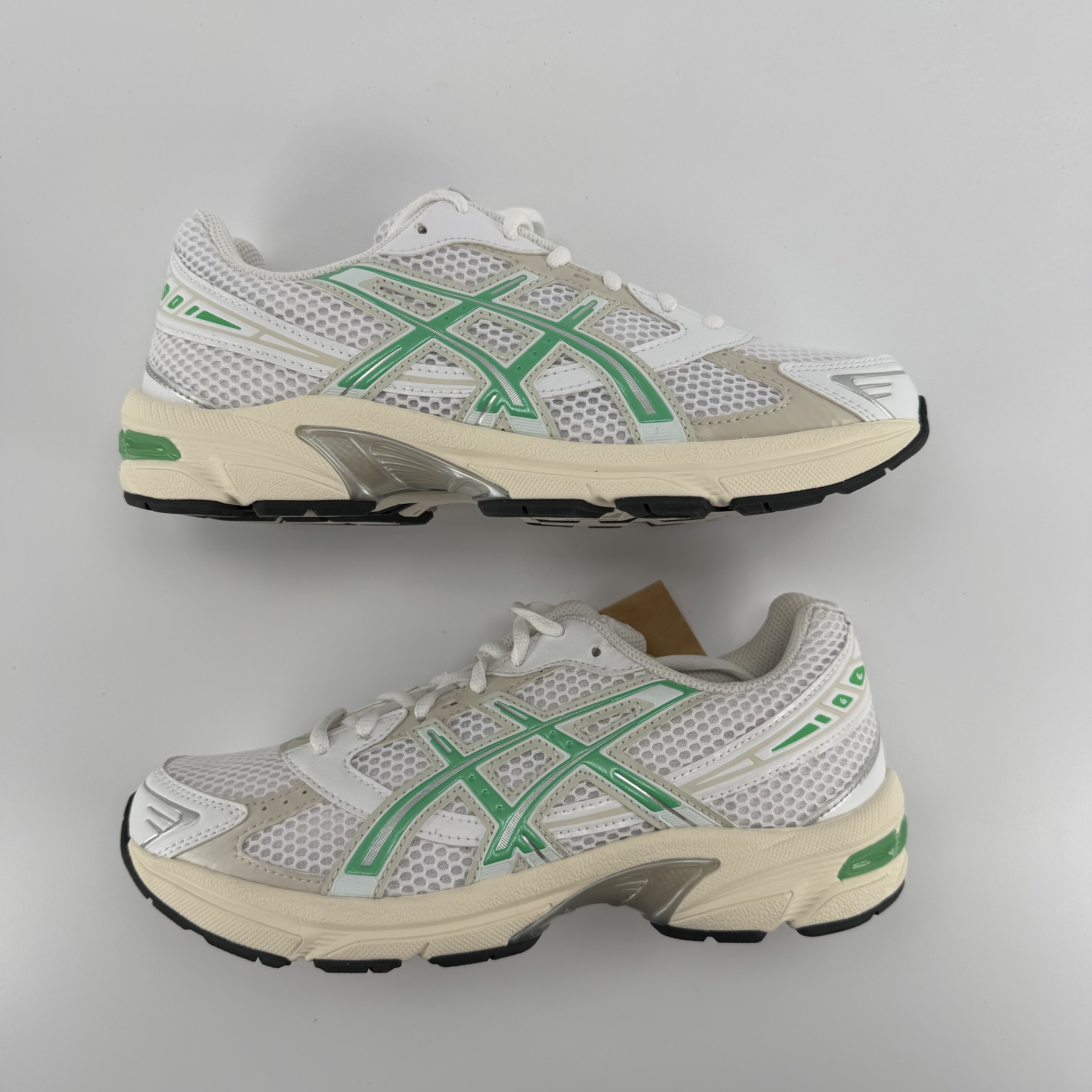 SP1517 ASICS Gel-1130 White Malachite Green Off White Midsole (Women's)