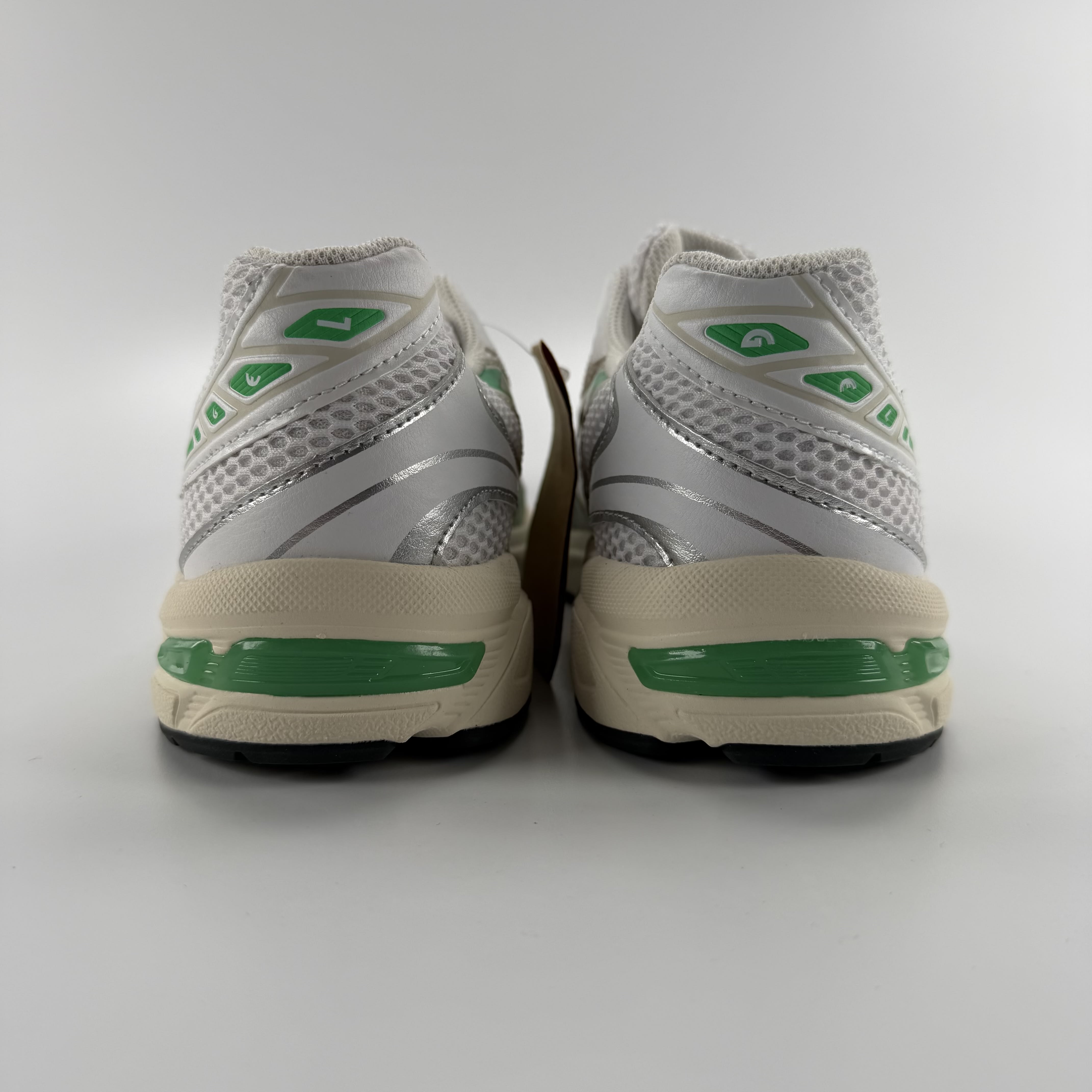 SP1517 ASICS Gel-1130 White Malachite Green Off White Midsole (Women's)