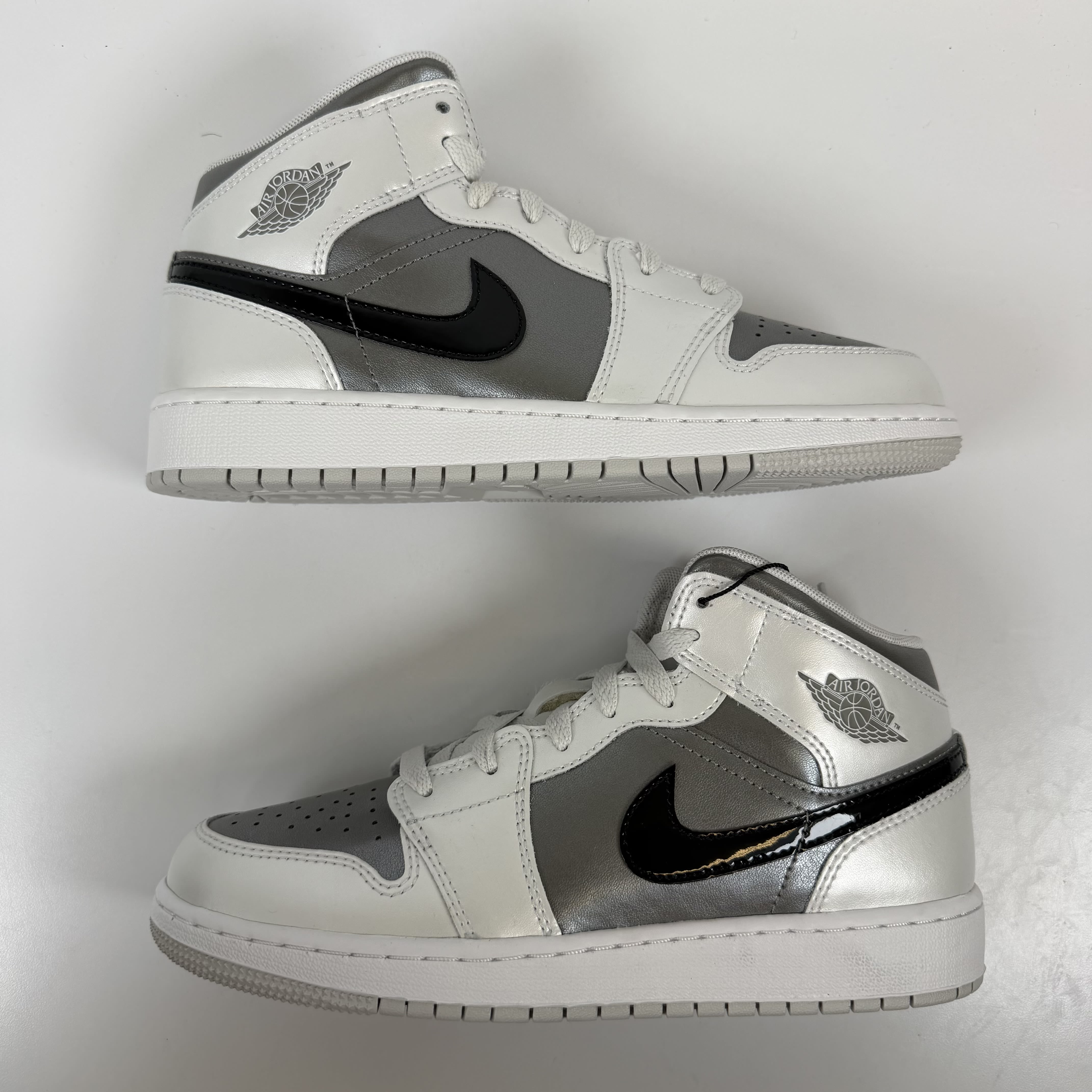 SP9923 Jordan 1 Mid SE Inspired by the Greatest (GS)