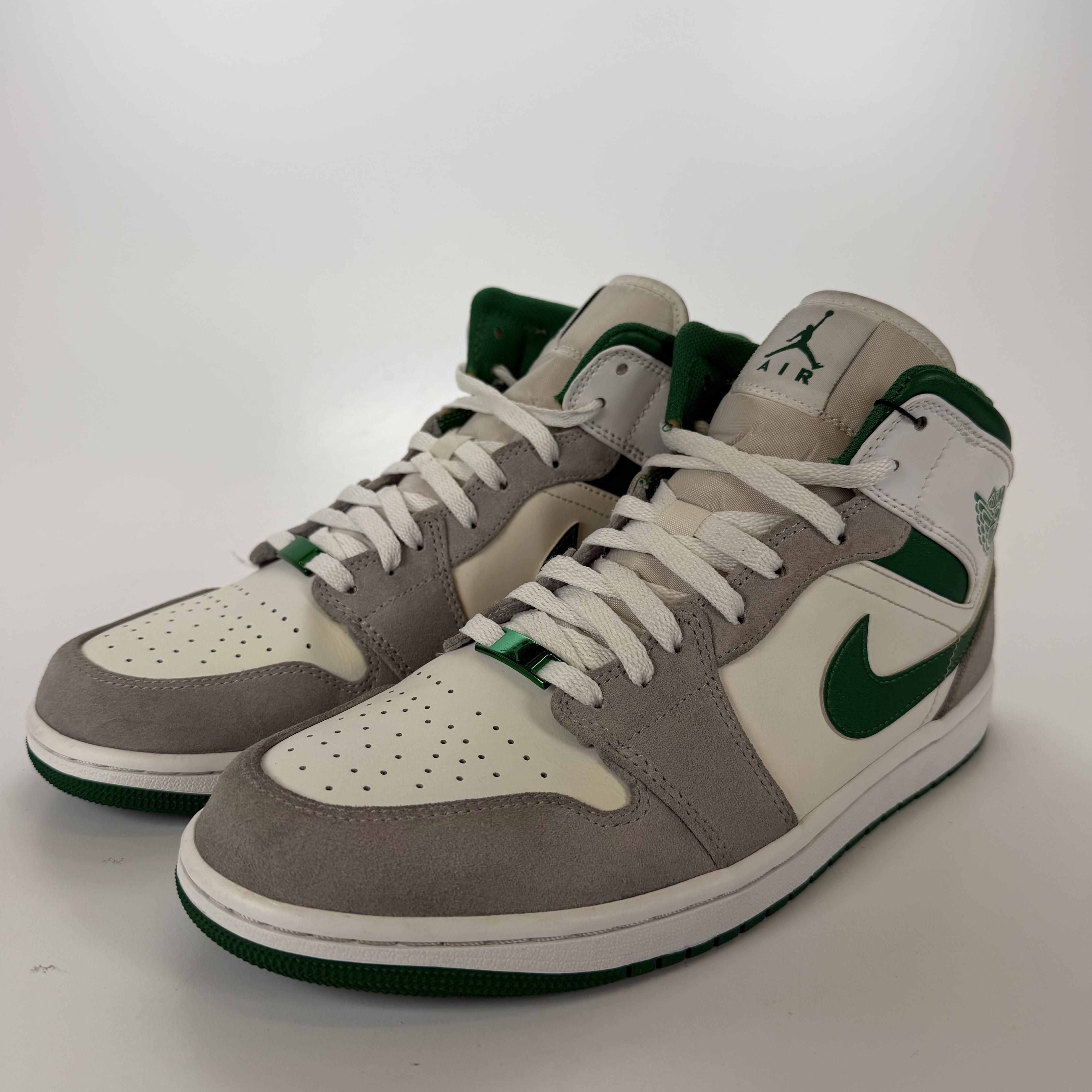 SP3647 Jordan 1 Mid SE Grey Green
