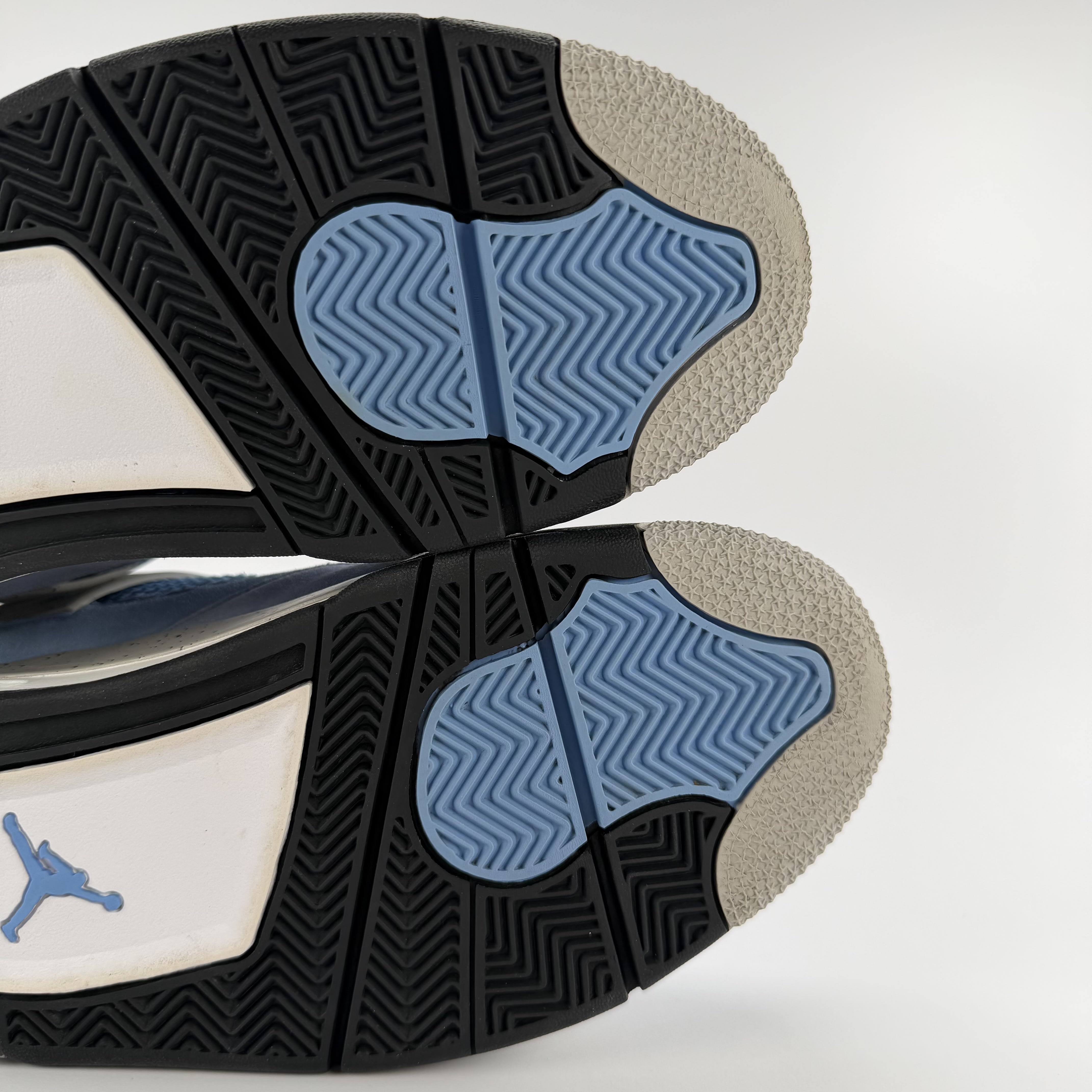 498144 Jordan 4 Retro University Blue