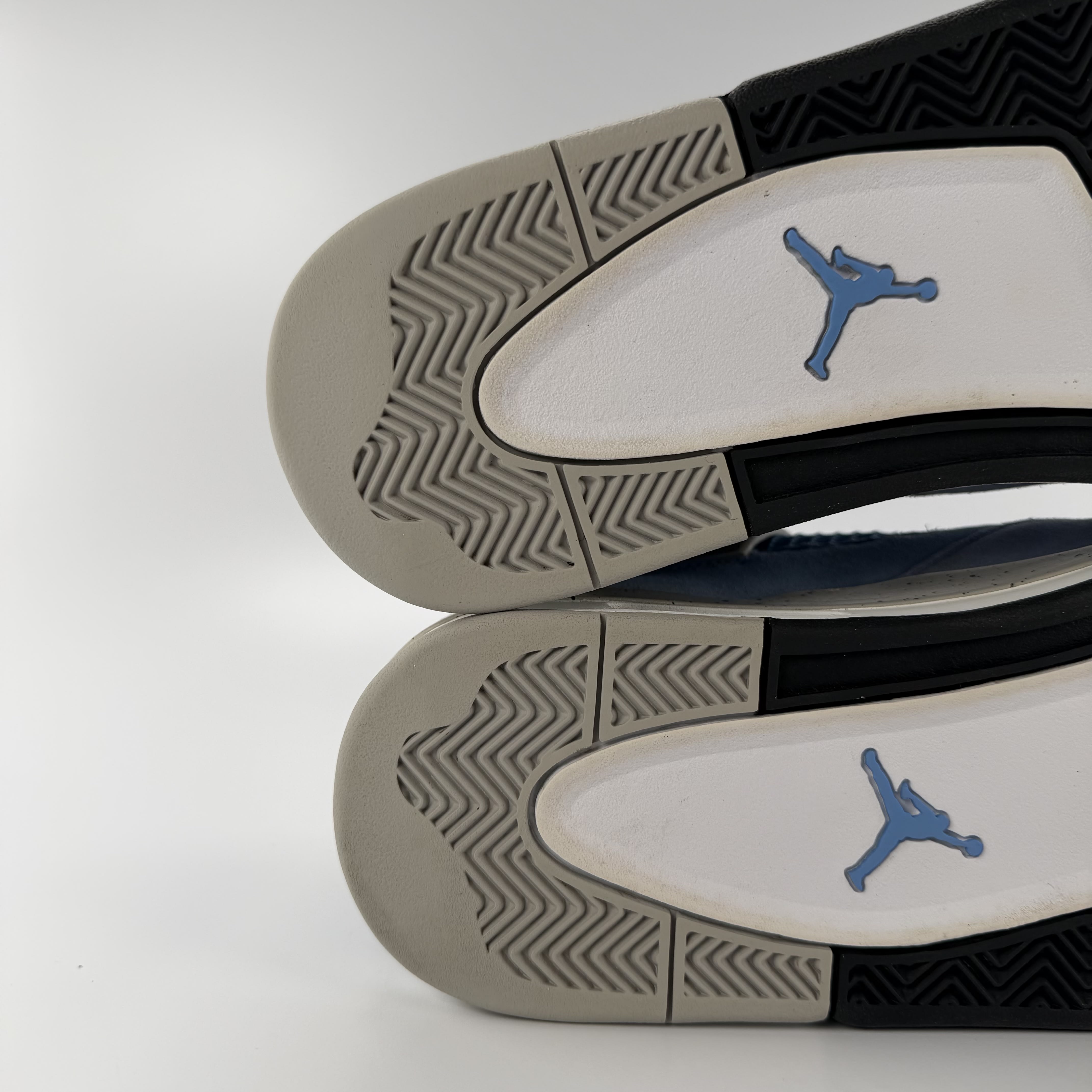 498144 Jordan 4 Retro University Blue