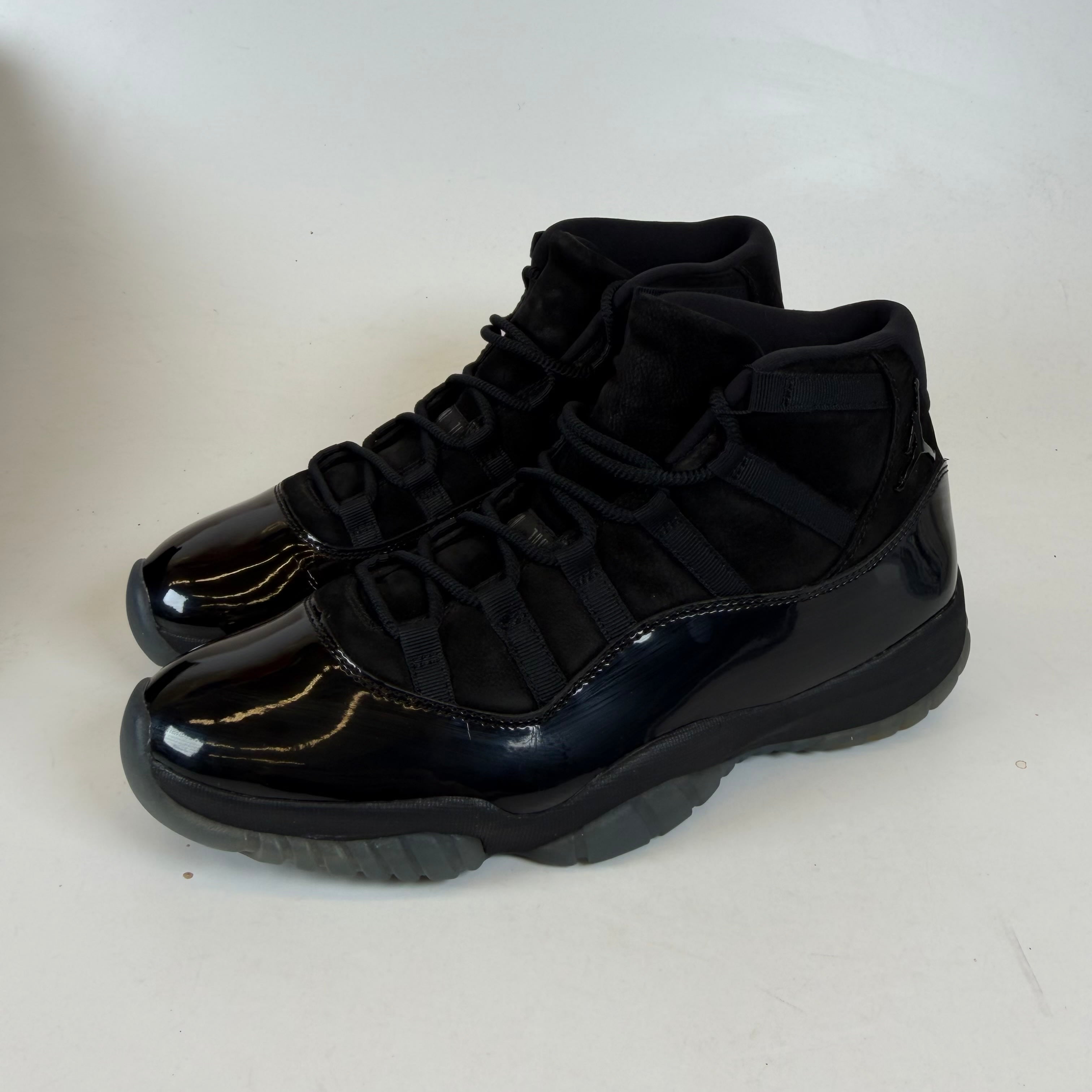 SP6915 Jordan 11 Retro Cap and Gown
