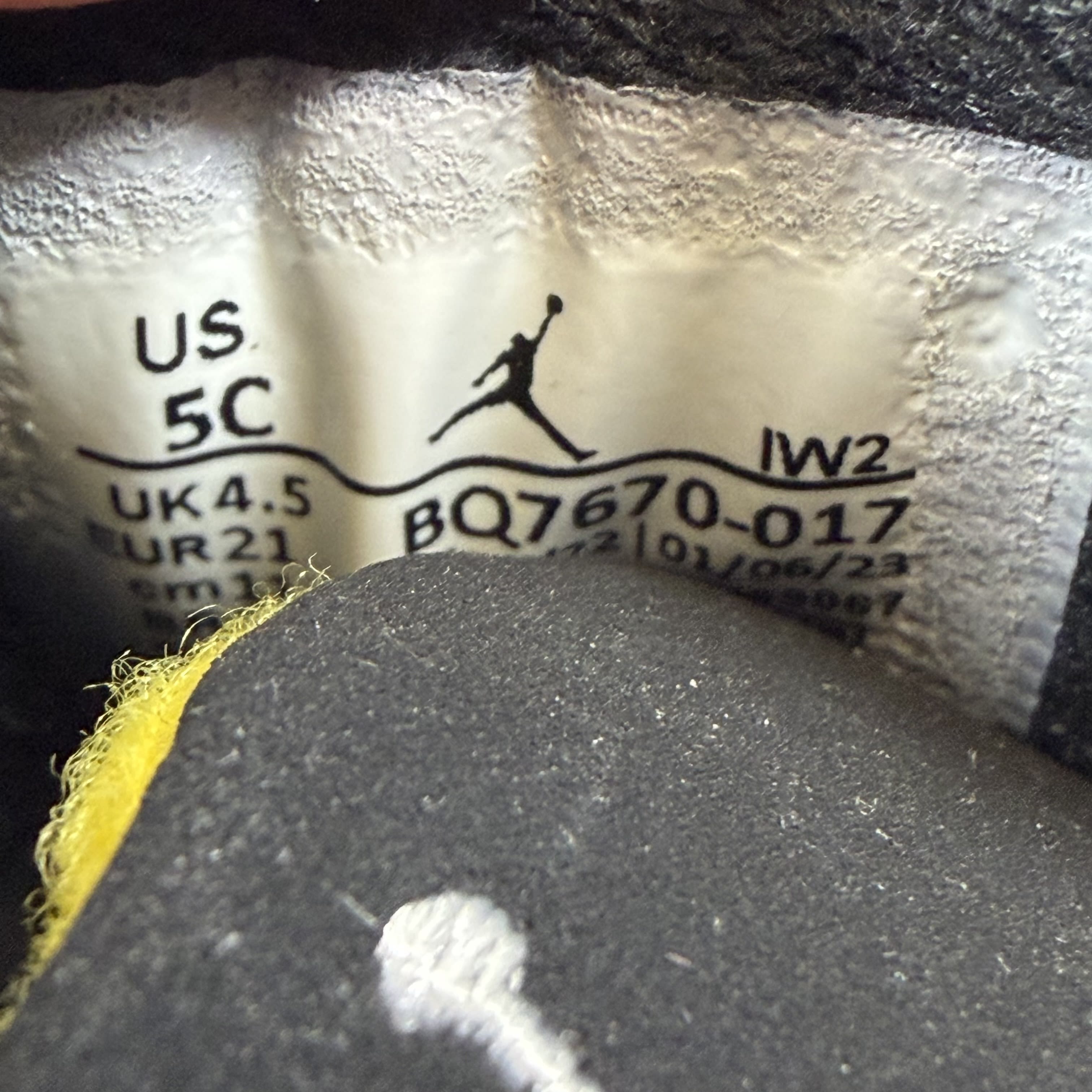 SP10144 Air Jordan 4 Retro TD 'Thunder' 2023