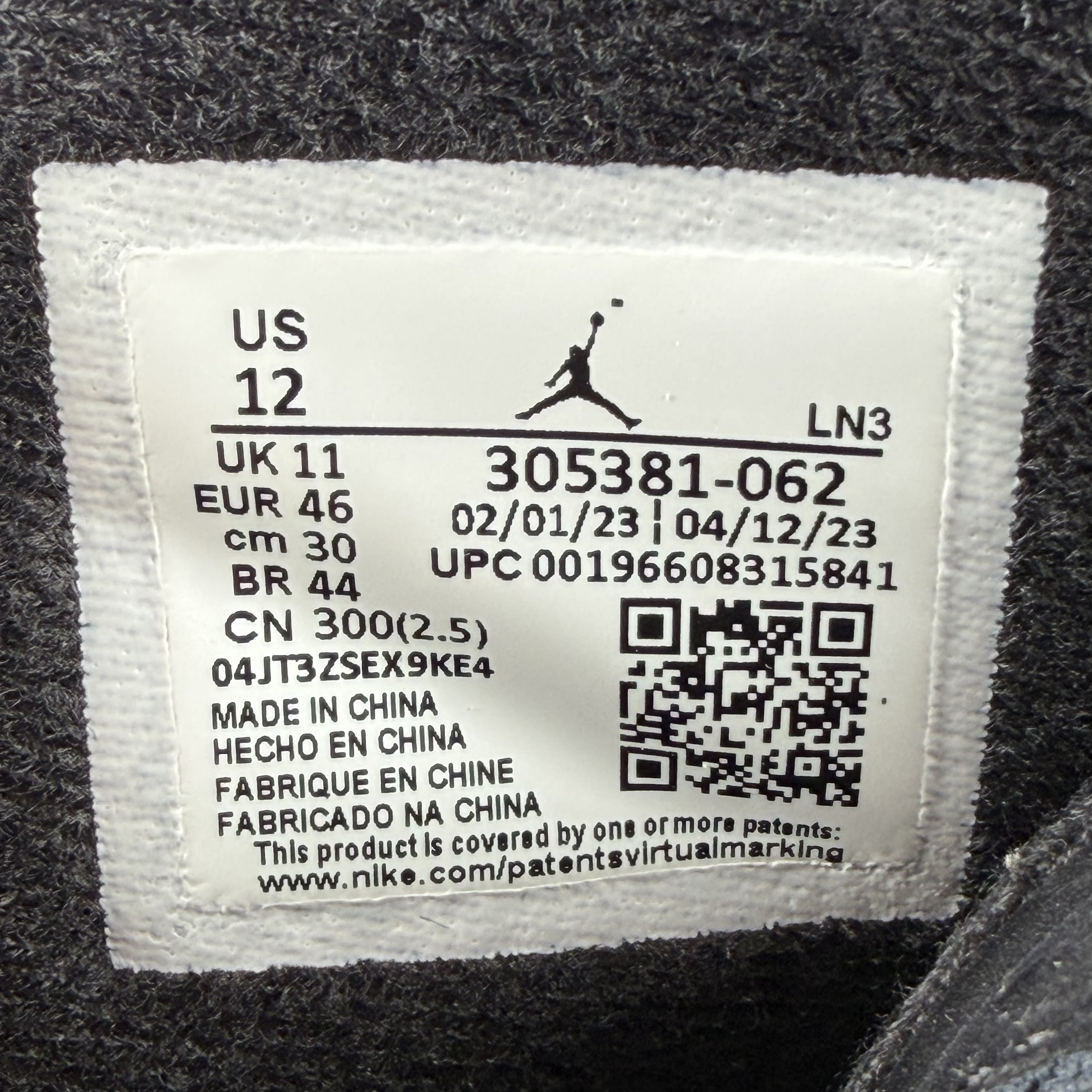 421232 Jordan 8 Retro Playoffs (2023)