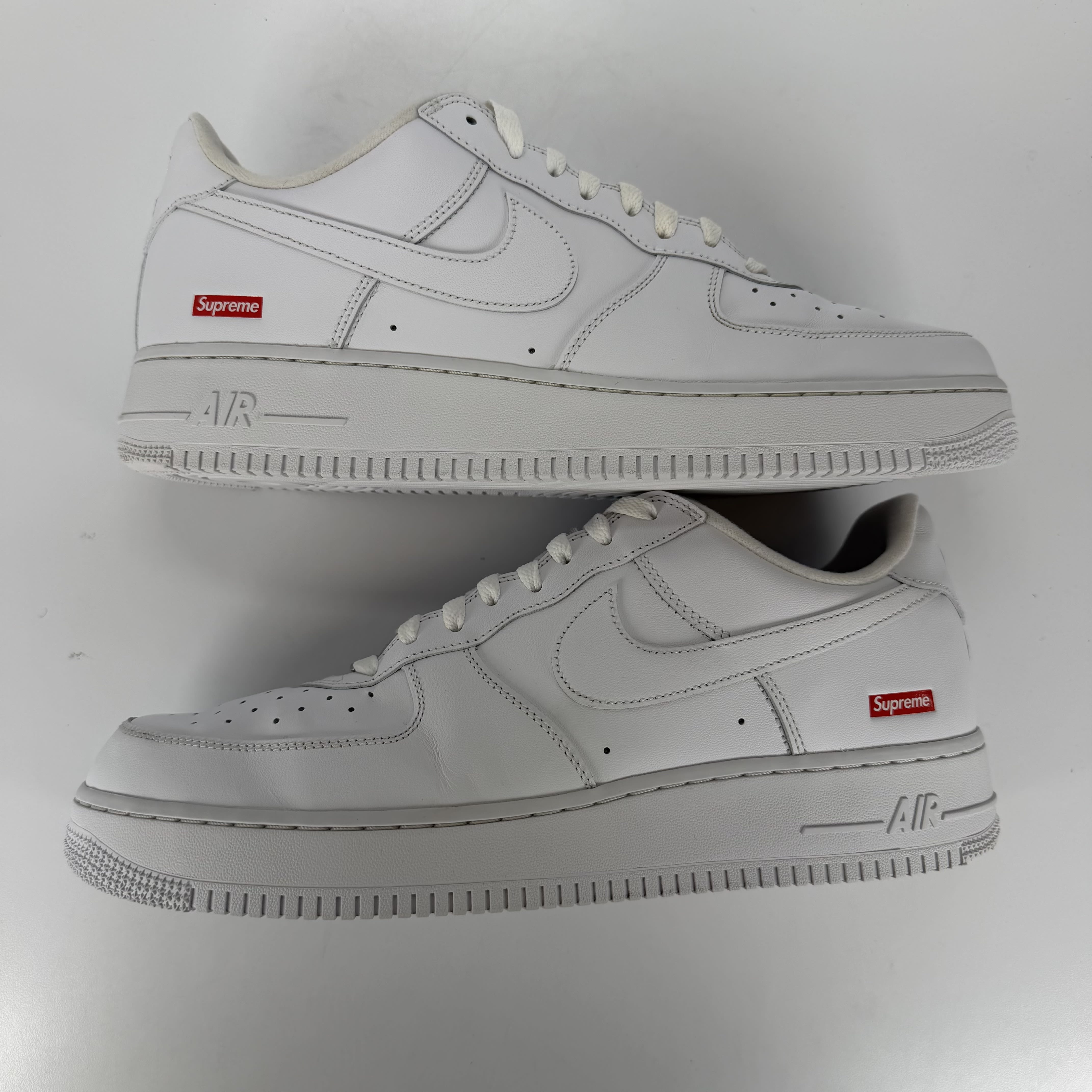 483340 Nike Air Force 1 Low Supreme White