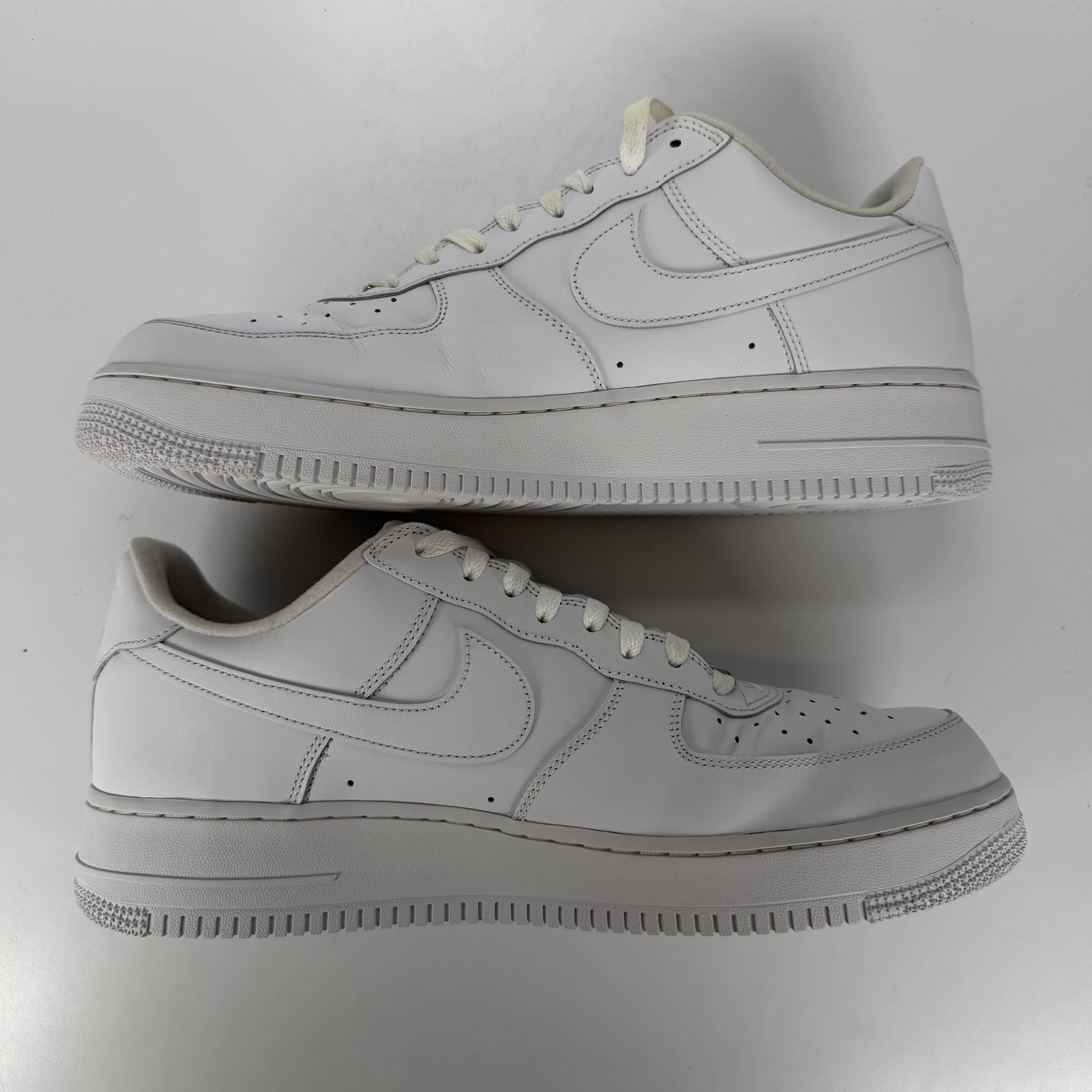 483340 Nike Air Force 1 Low Supreme White