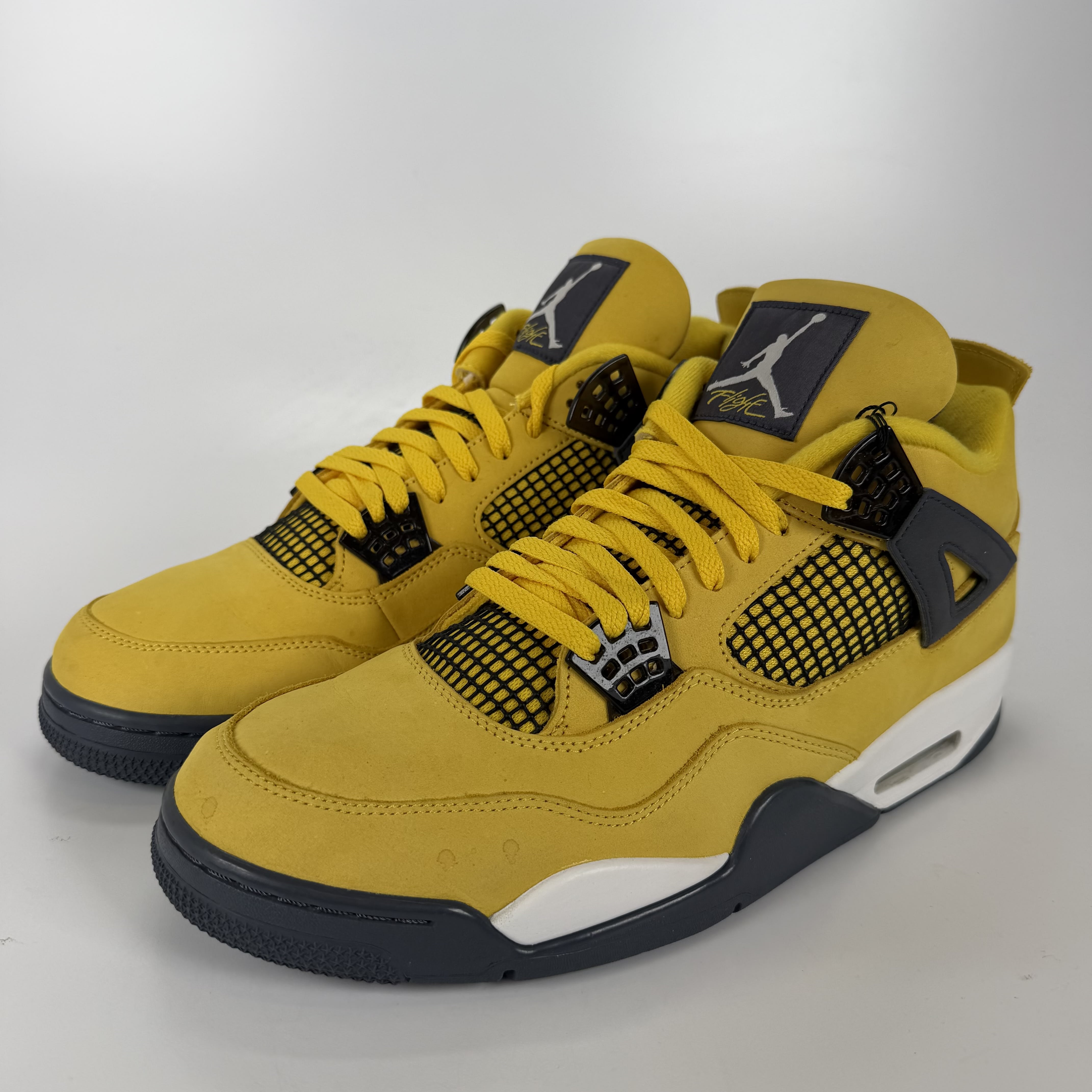[447012] Jordan 4 Retro Lightning (2021)
