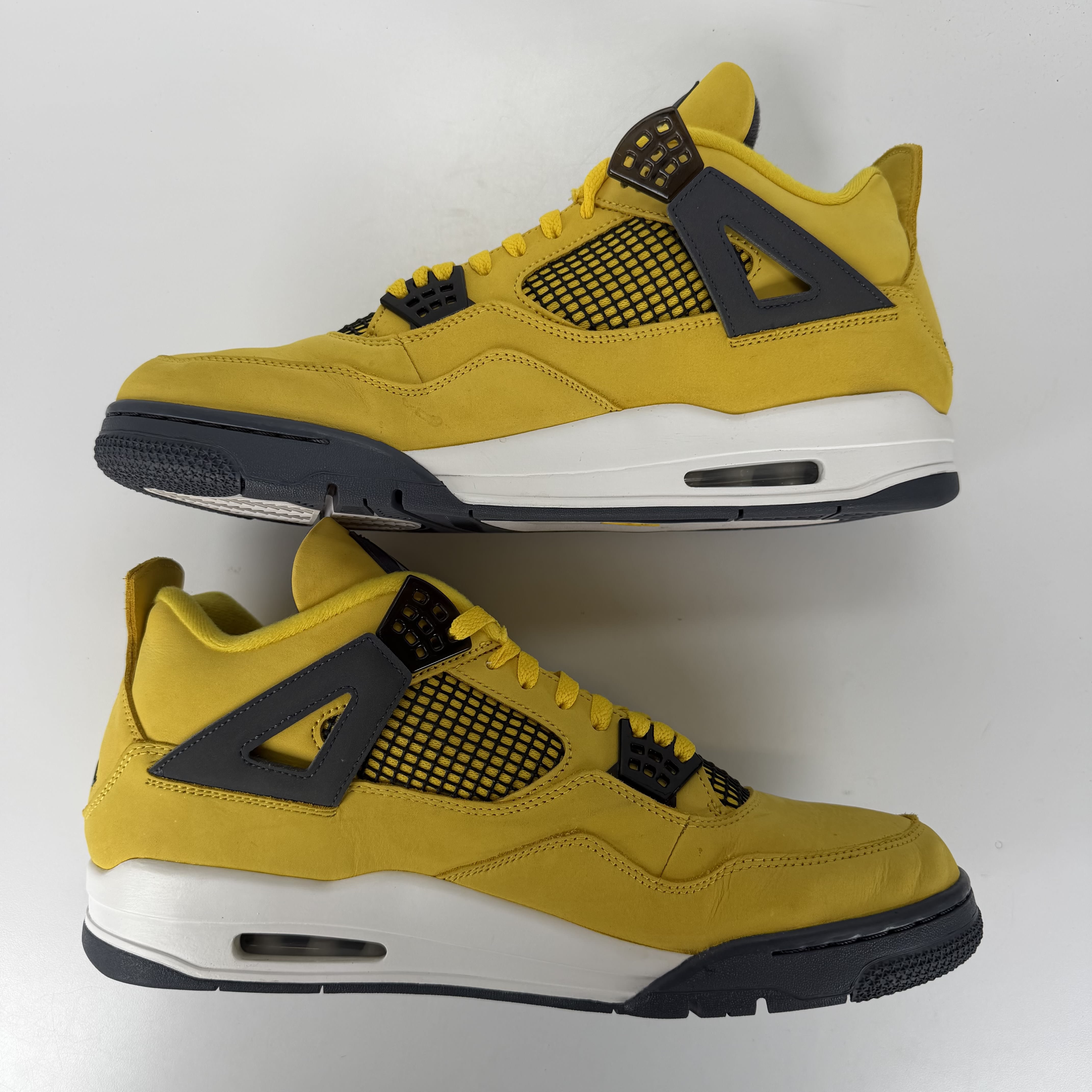 [447012] Jordan 4 Retro Lightning (2021)