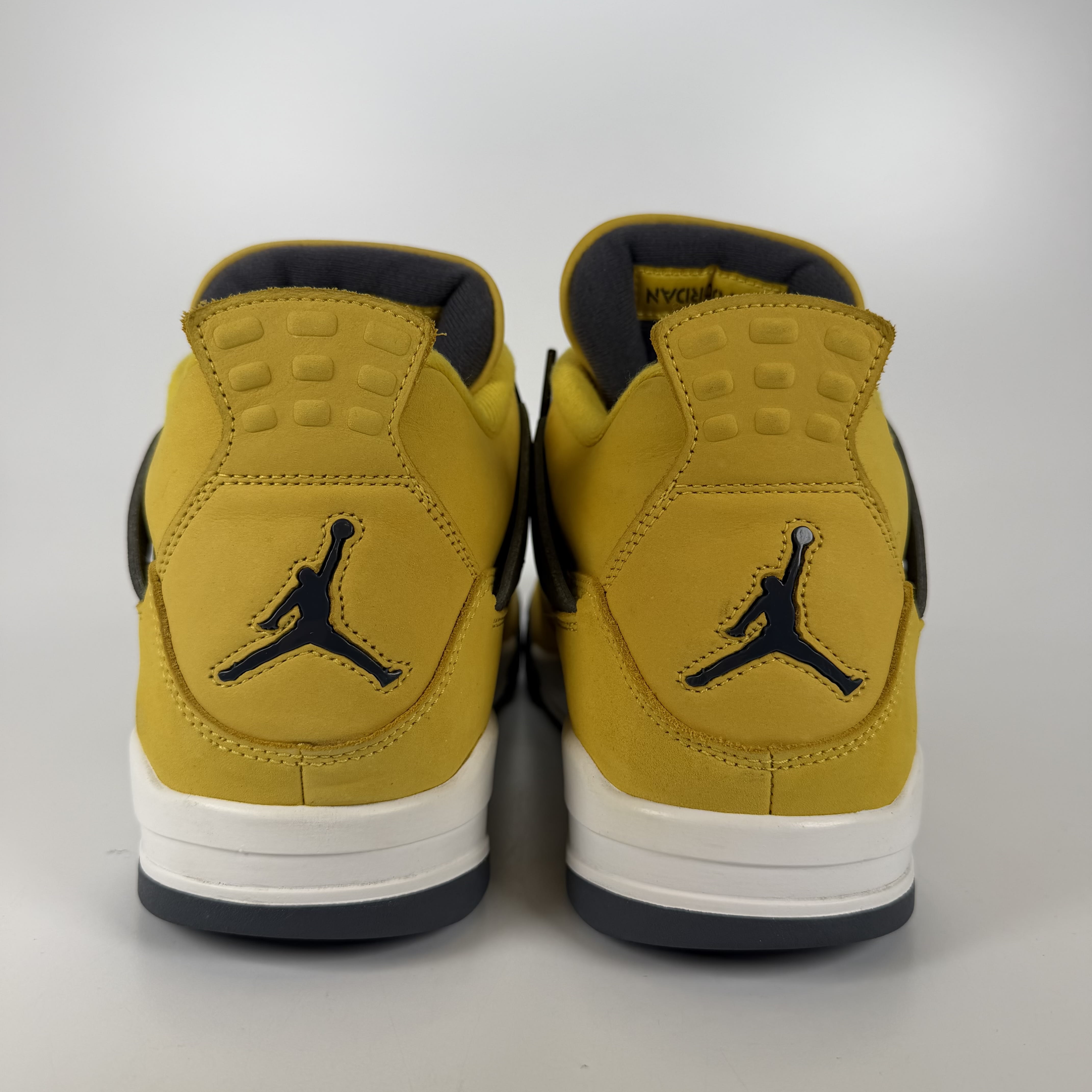 [447012] Jordan 4 Retro Lightning (2021)