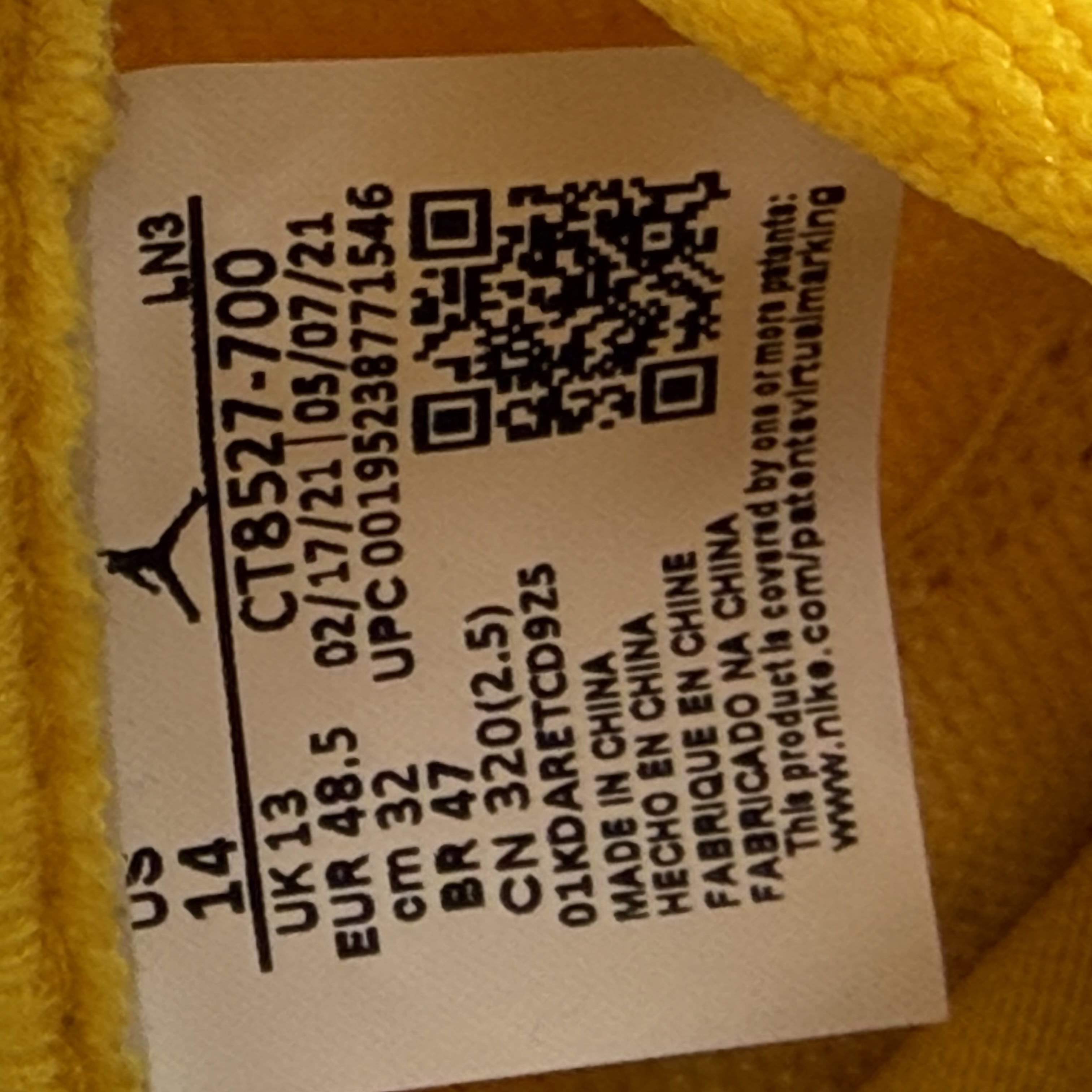 [447012] Jordan 4 Retro Lightning (2021)