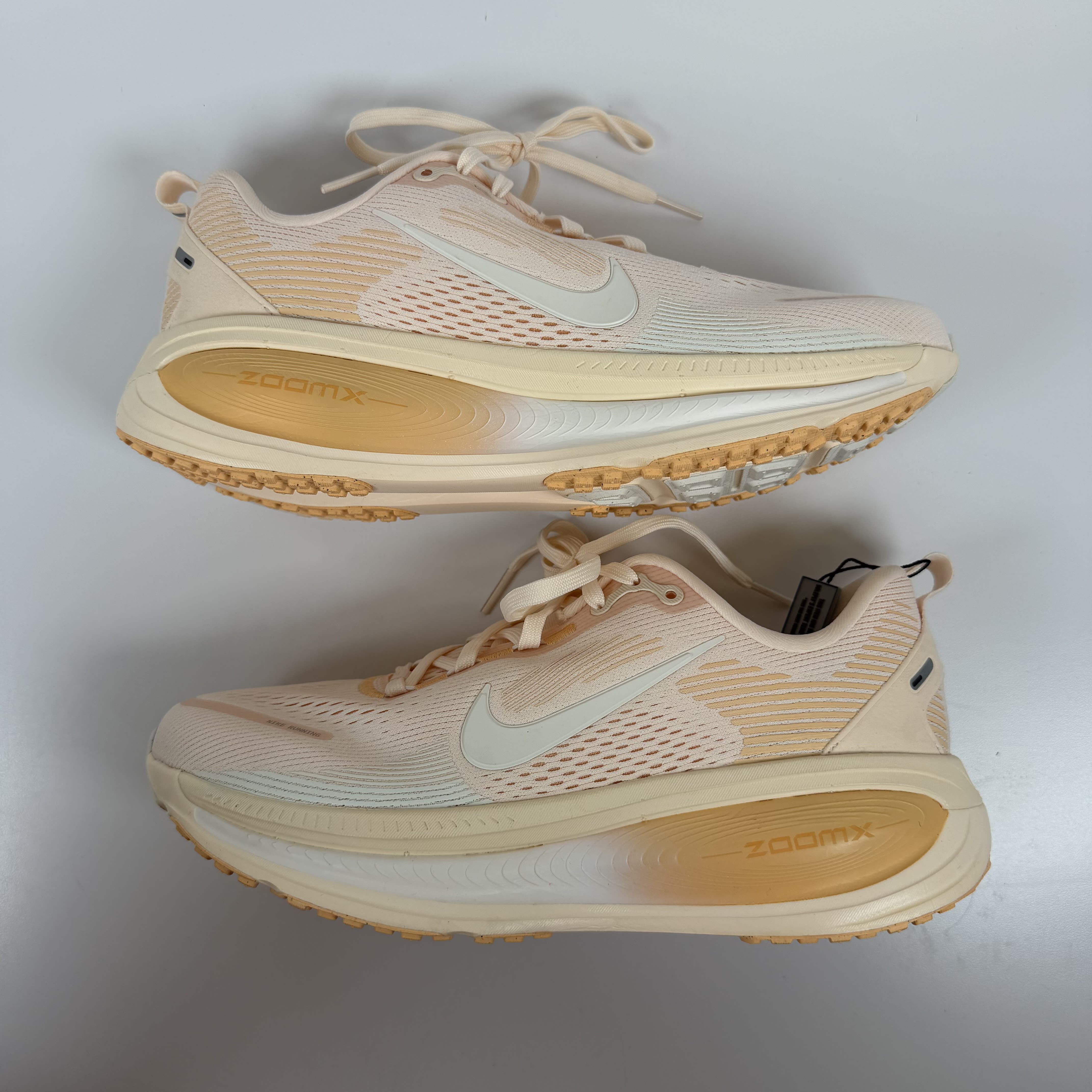 SP10333 Nike Vomero 18 Guava Ice Orange Chalk (Women's)