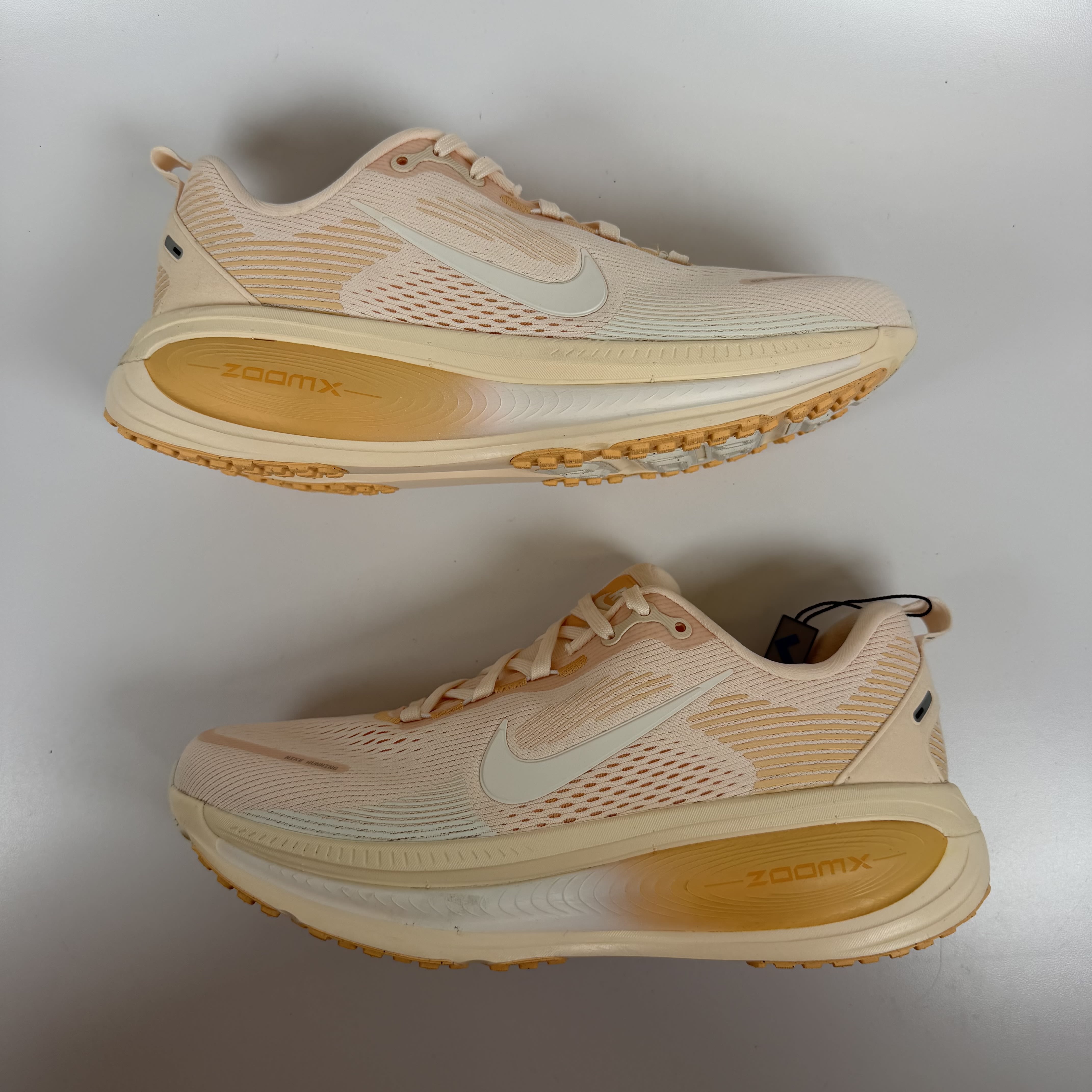 SP10334 Nike Vomero 18 Guava Ice Orange Chalk (Women's)