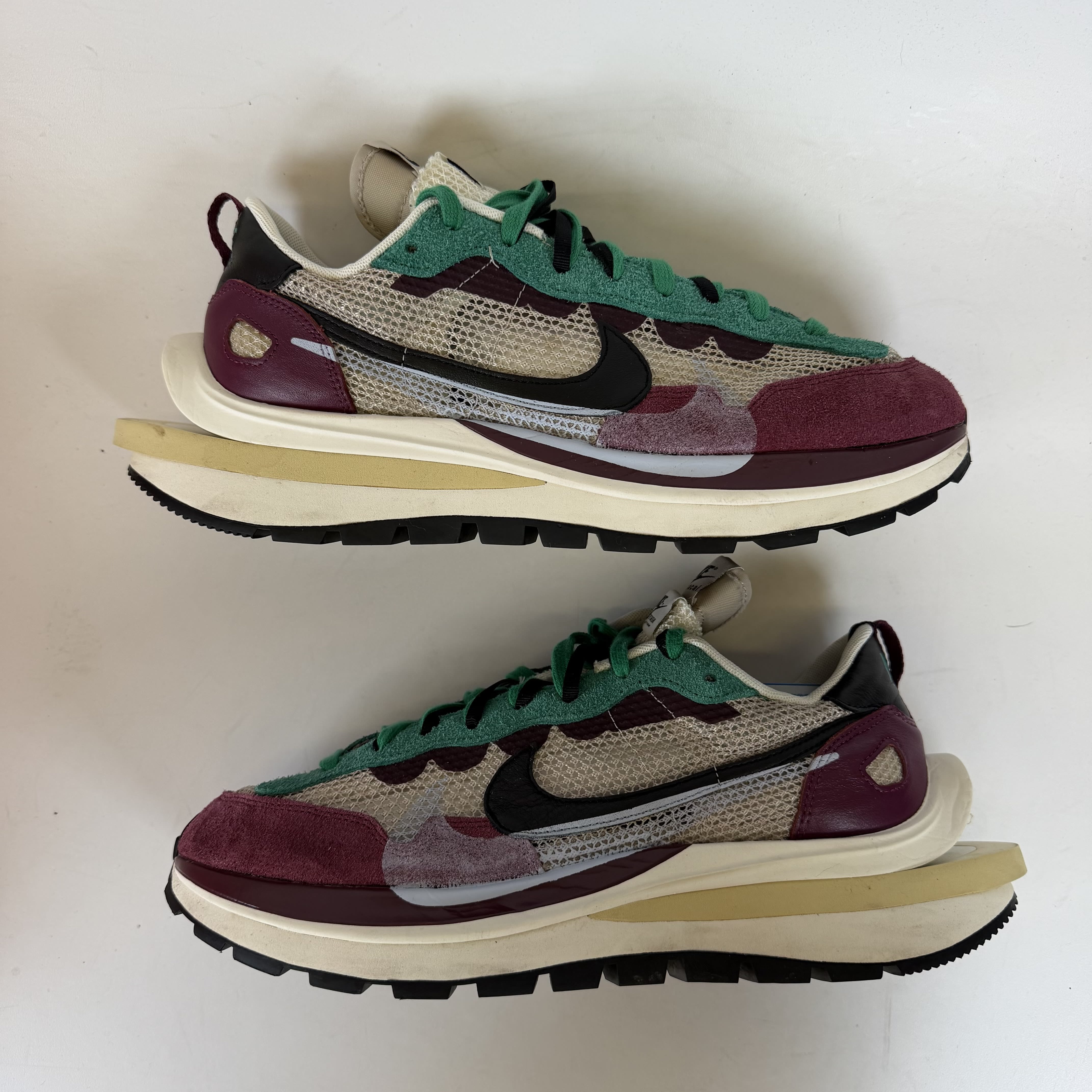 SP5630 Nike Vaporwaffle sacai Villain Red Neptune Green
