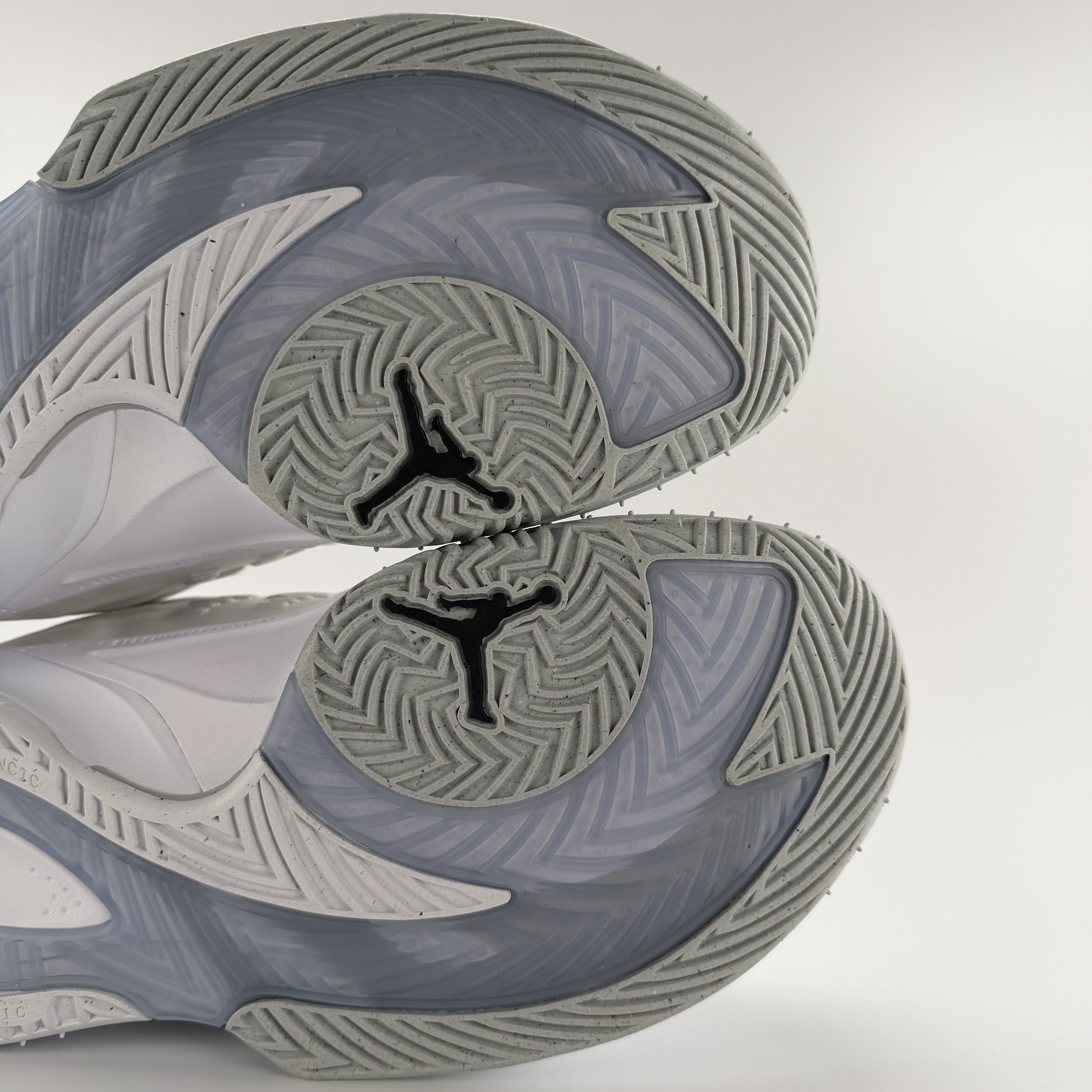 755560 Jordan Luka 3 TB White Grey Fog