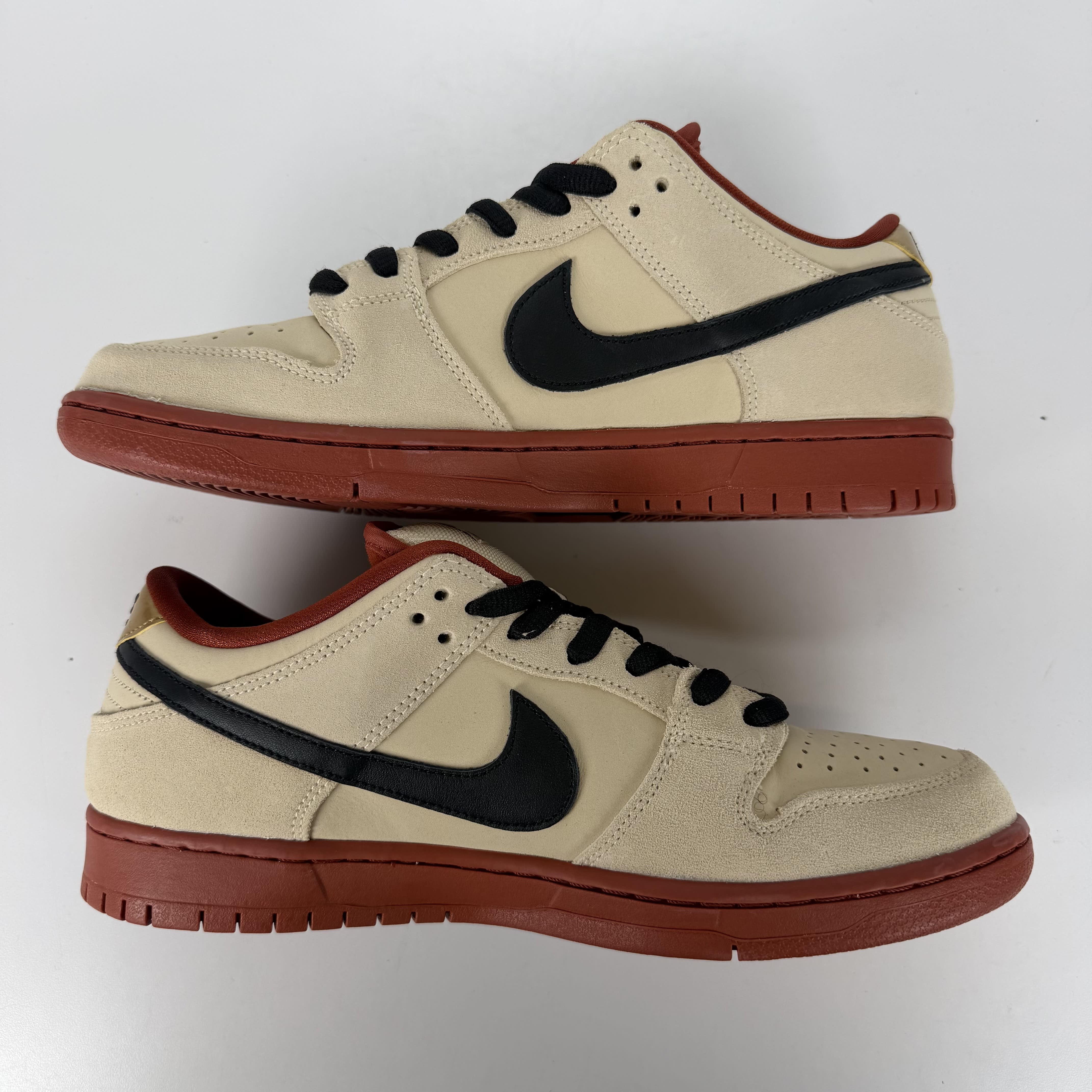 SP3680 Nike SB Dunk Low Pro Hennessy