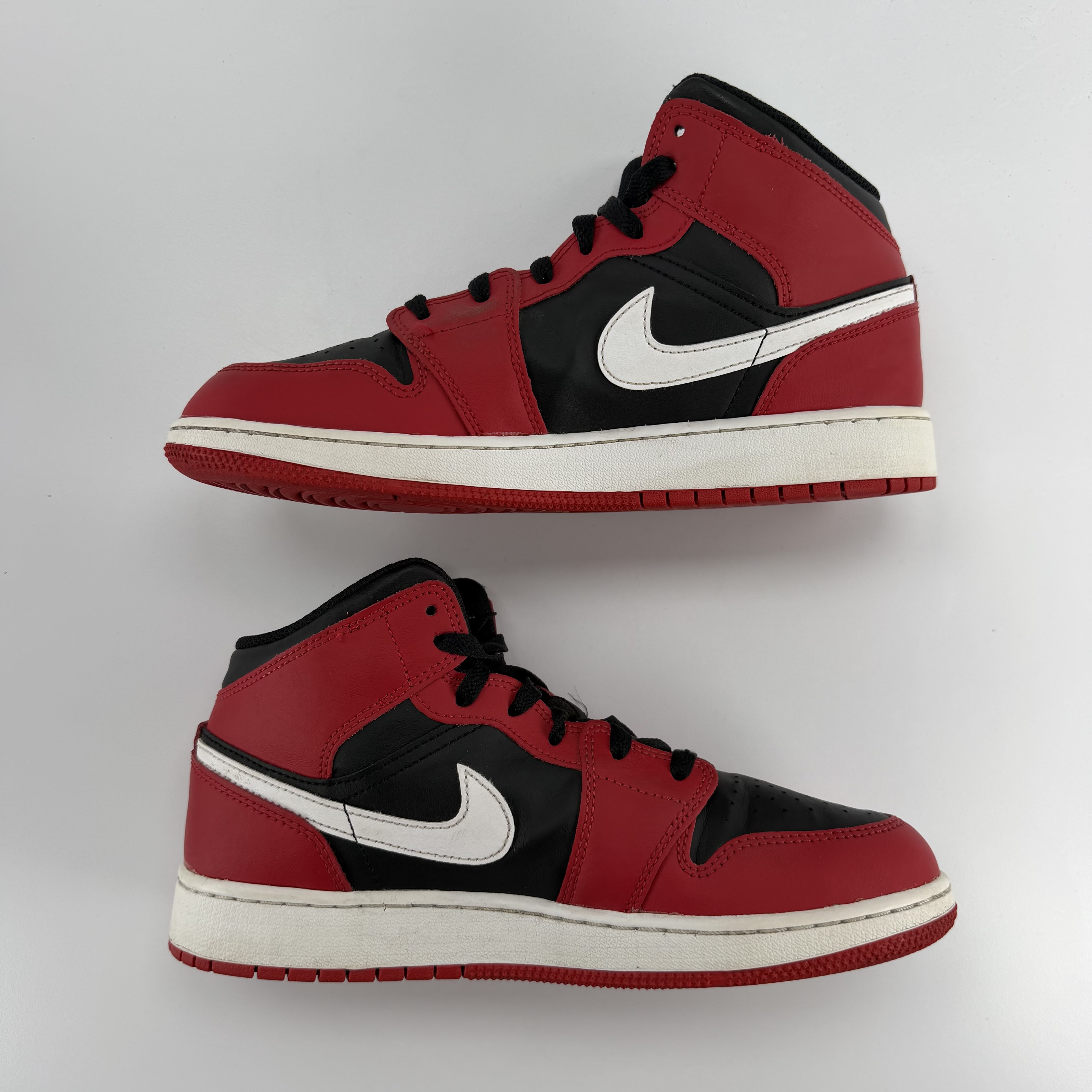 698898 Jordan 1 Mid Gym Red Black White (GS)