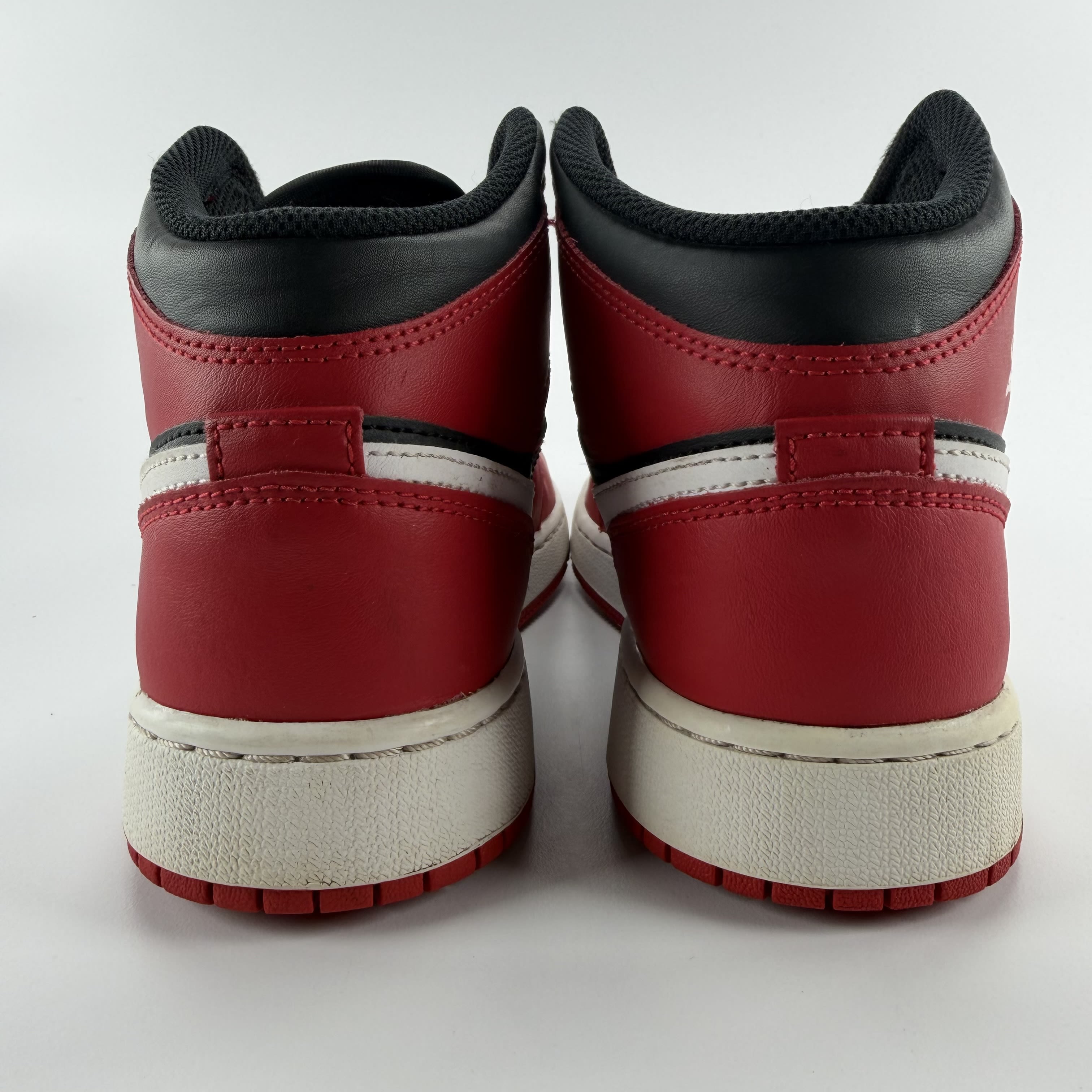 698898 Jordan 1 Mid Gym Red Black White (GS)