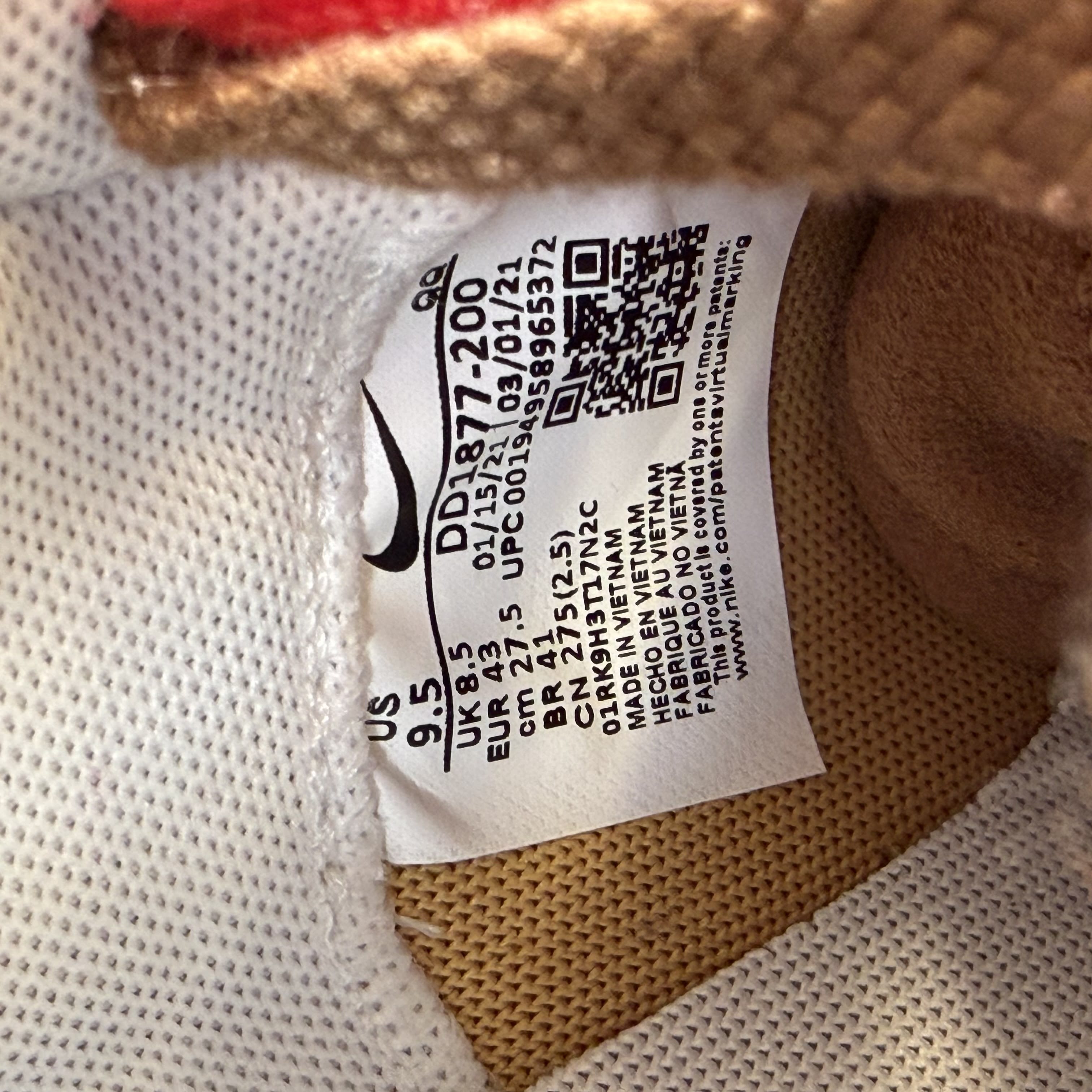 SP10137 Nike Blazer Low sacai British Tan