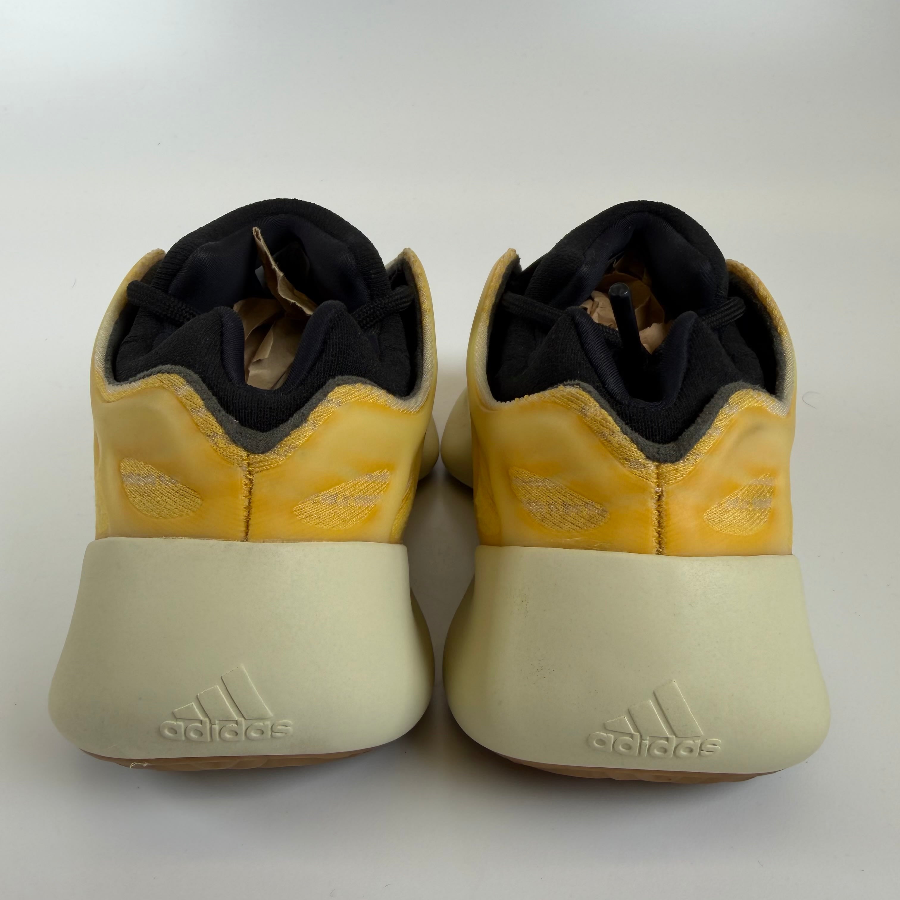 522691 Yeezy 700 V3 'Mono Safflower'