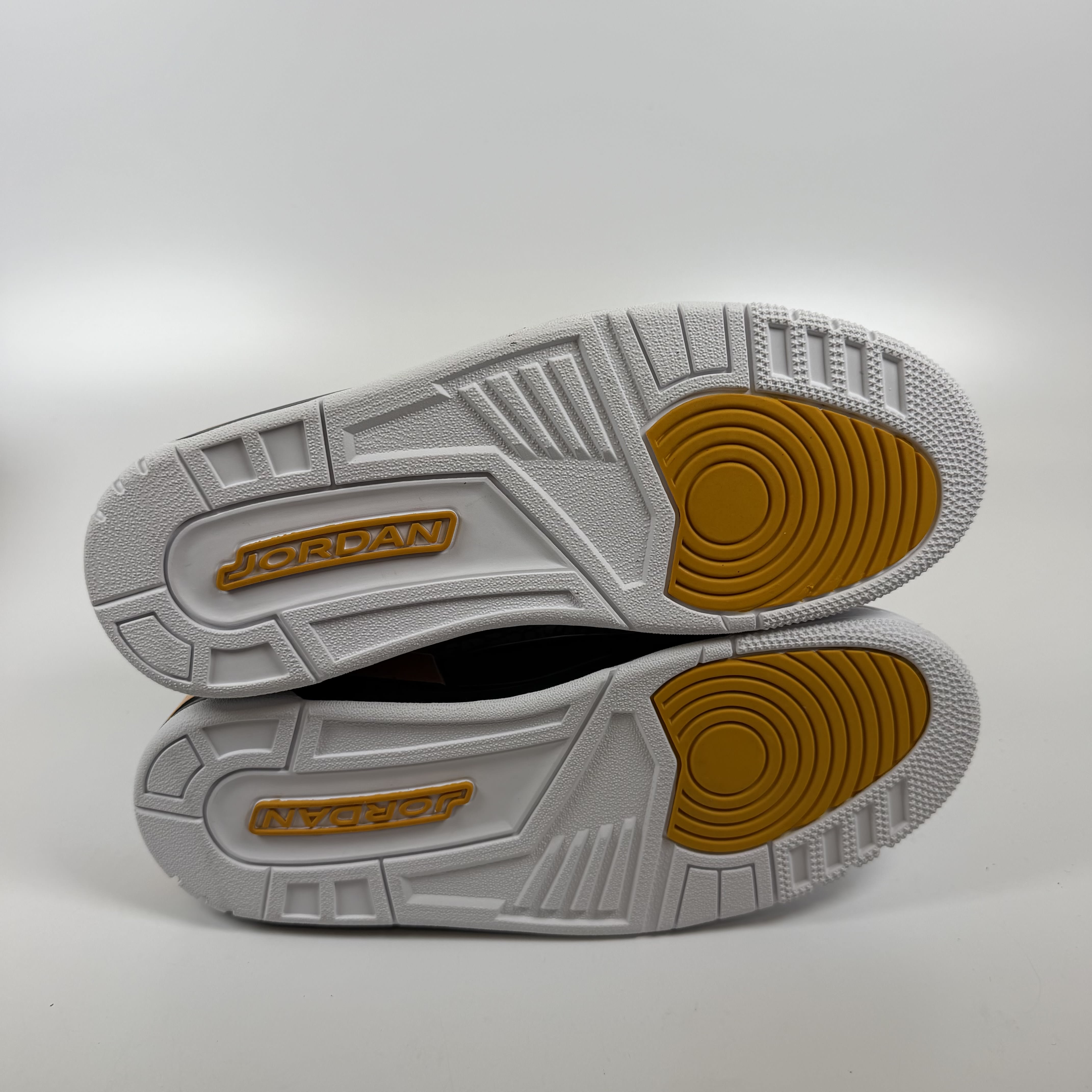 SP9153 Jordan Legacy 312 Low Yellow Ochre