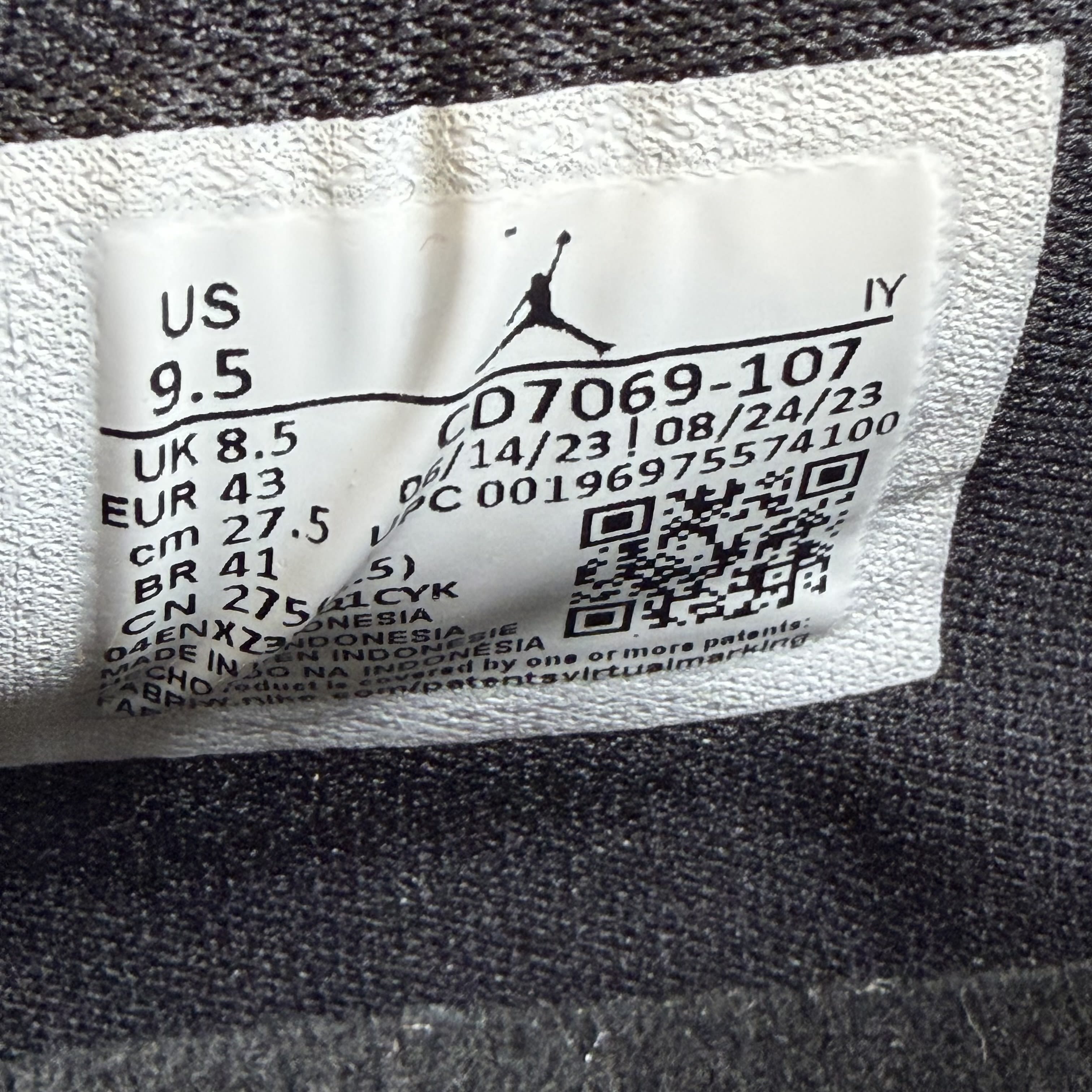 SP9153 Jordan Legacy 312 Low Yellow Ochre