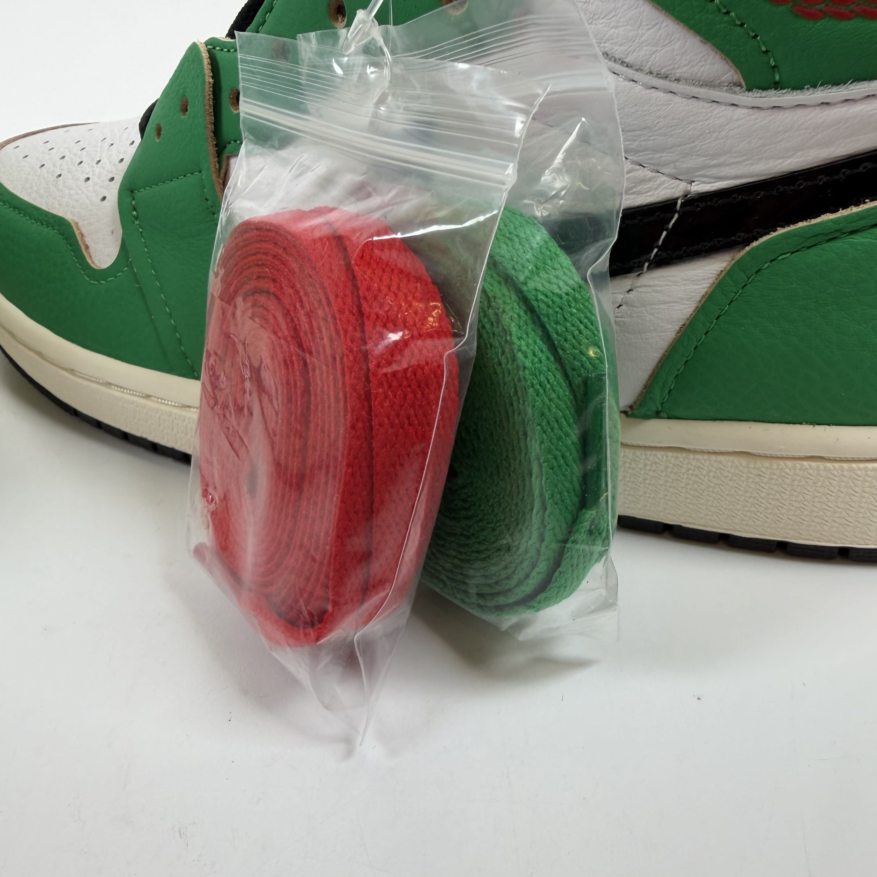 SP8877 Jordan 1 Retro High Lucky Green (Women's)