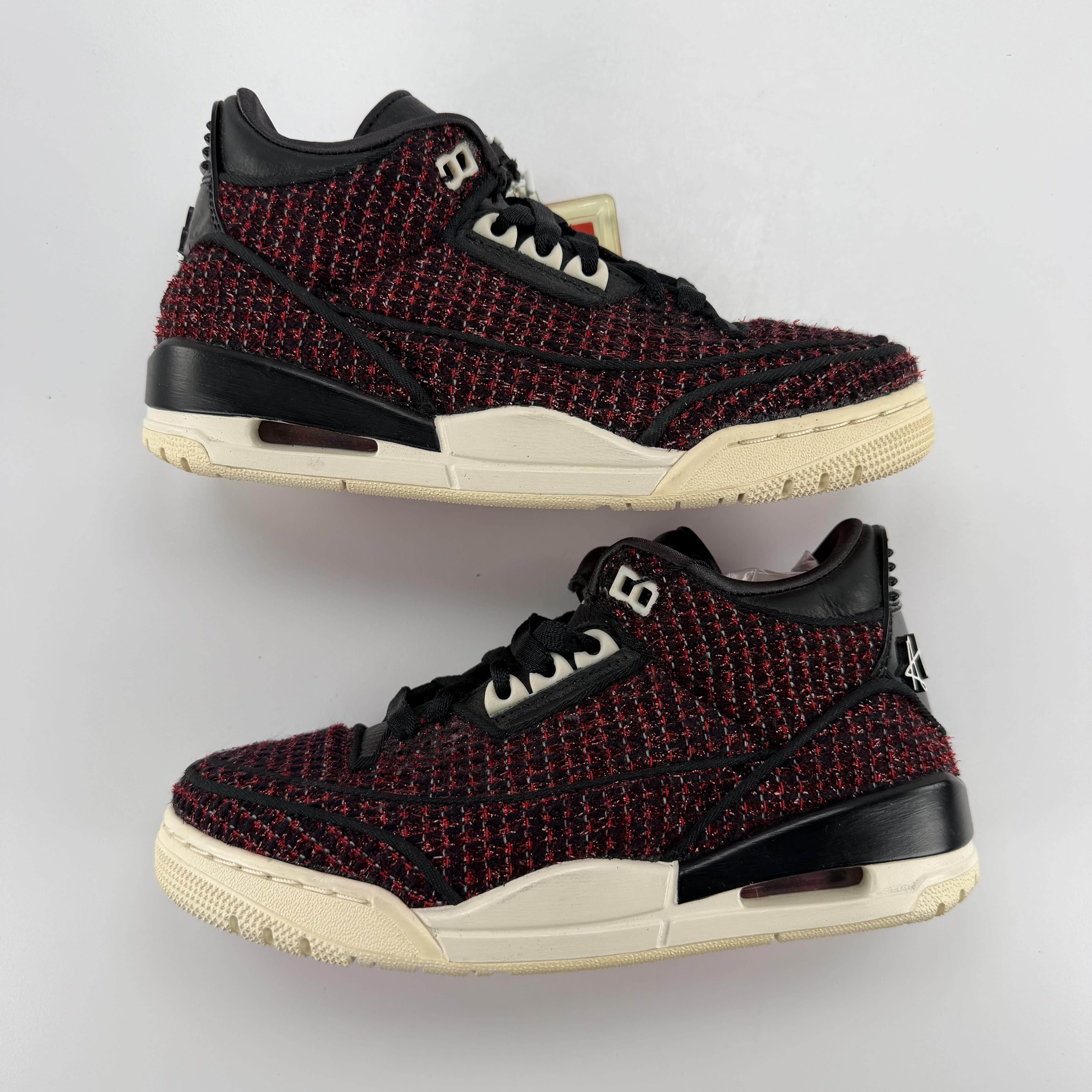 282362 Anna Wintour x Wmns Air Jordan 3 Retro 'University Red'