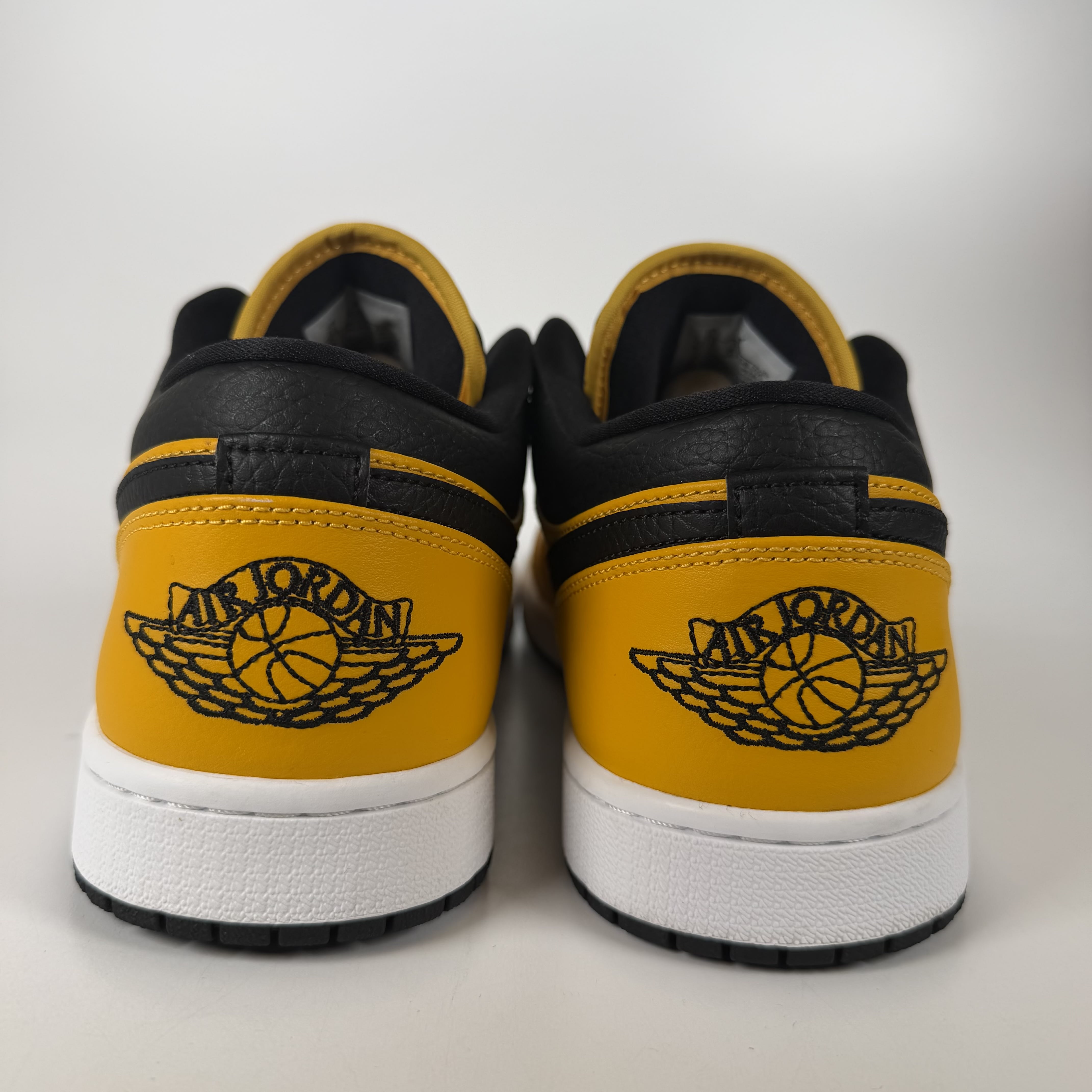 SP3013 Jordan 1 Low University Gold