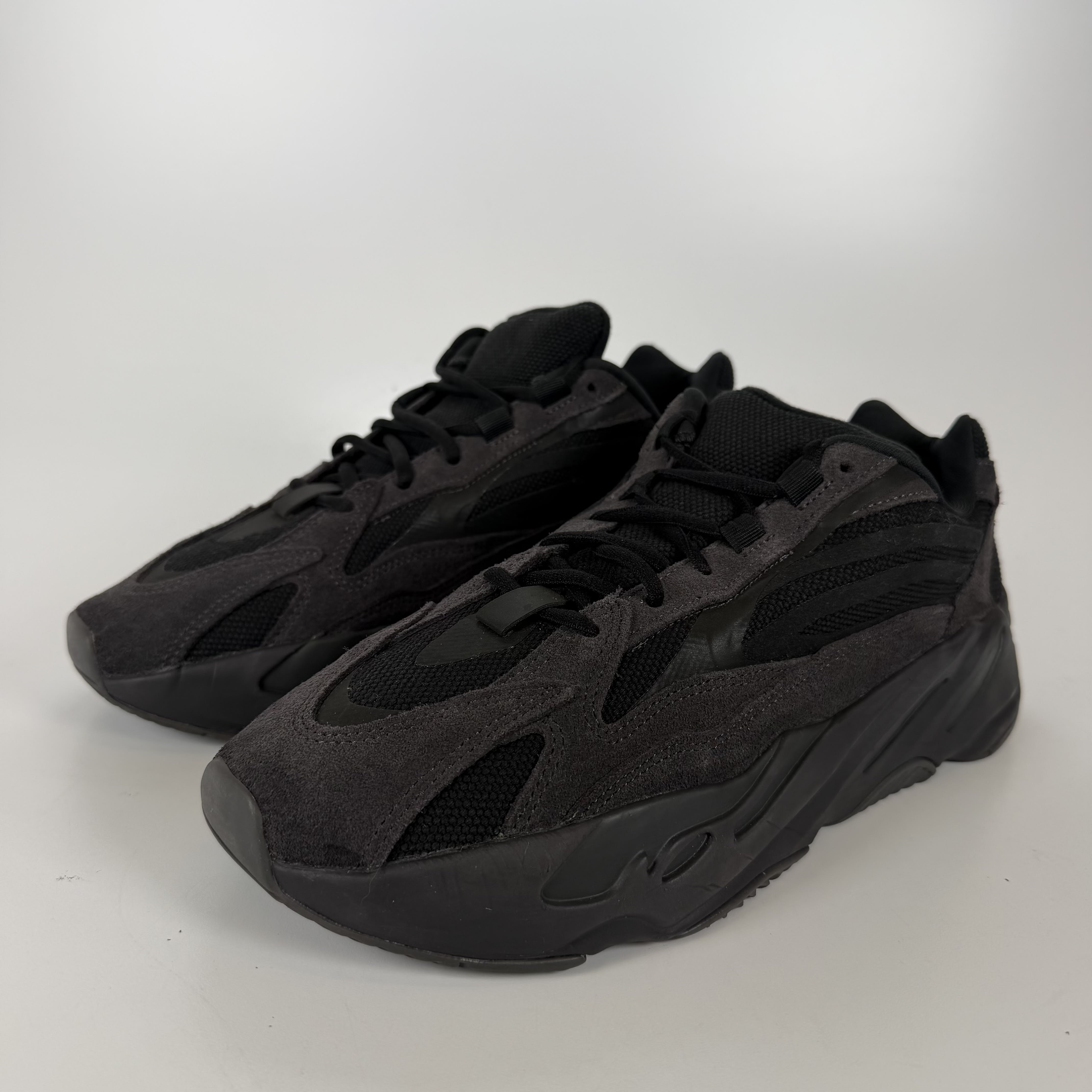 SP2943 adidas Yeezy Boost 700 V2 Vanta
