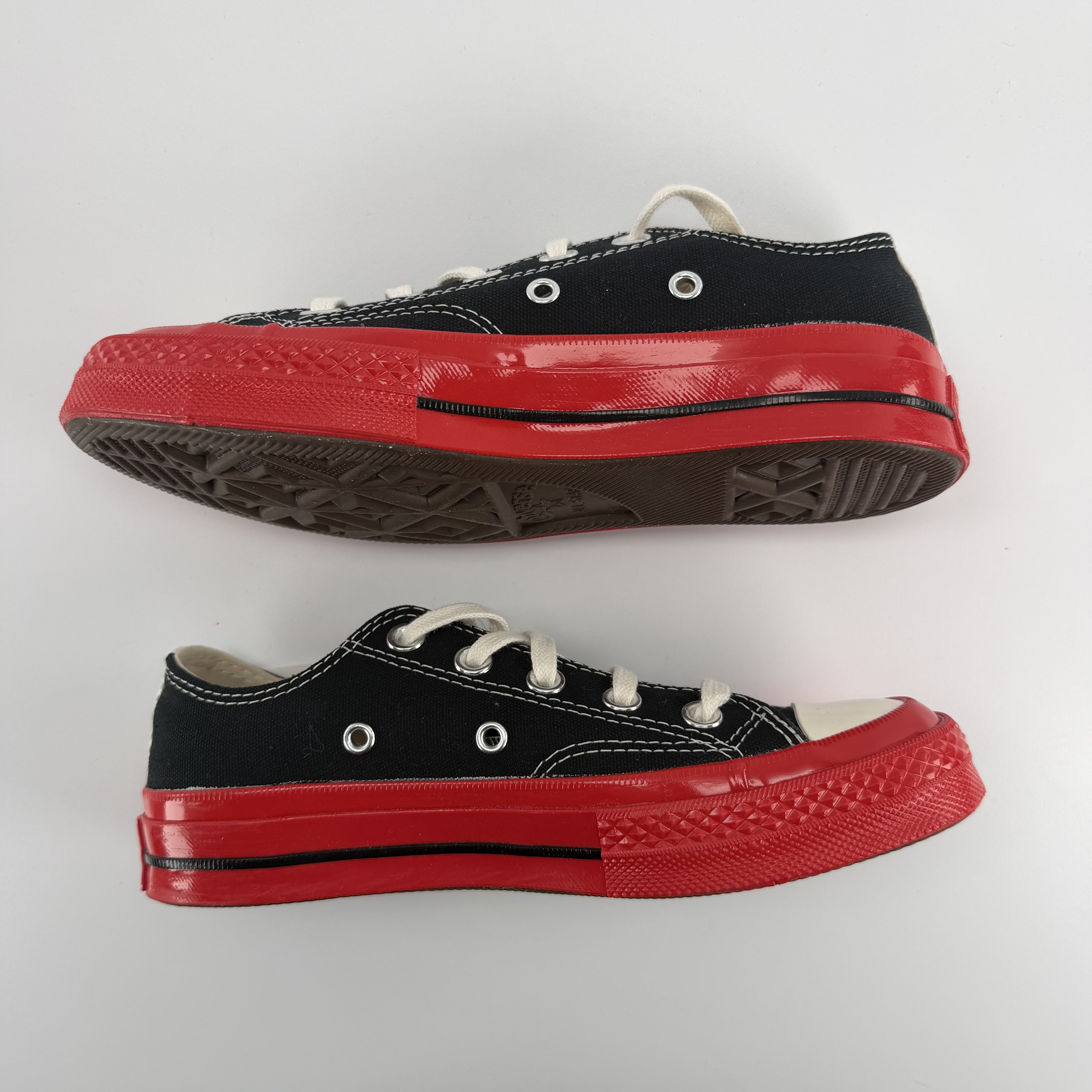 588834 Comme des Garcons PLAY Converse Chuck Taylor All Star 70 Ox Black Red Midsole