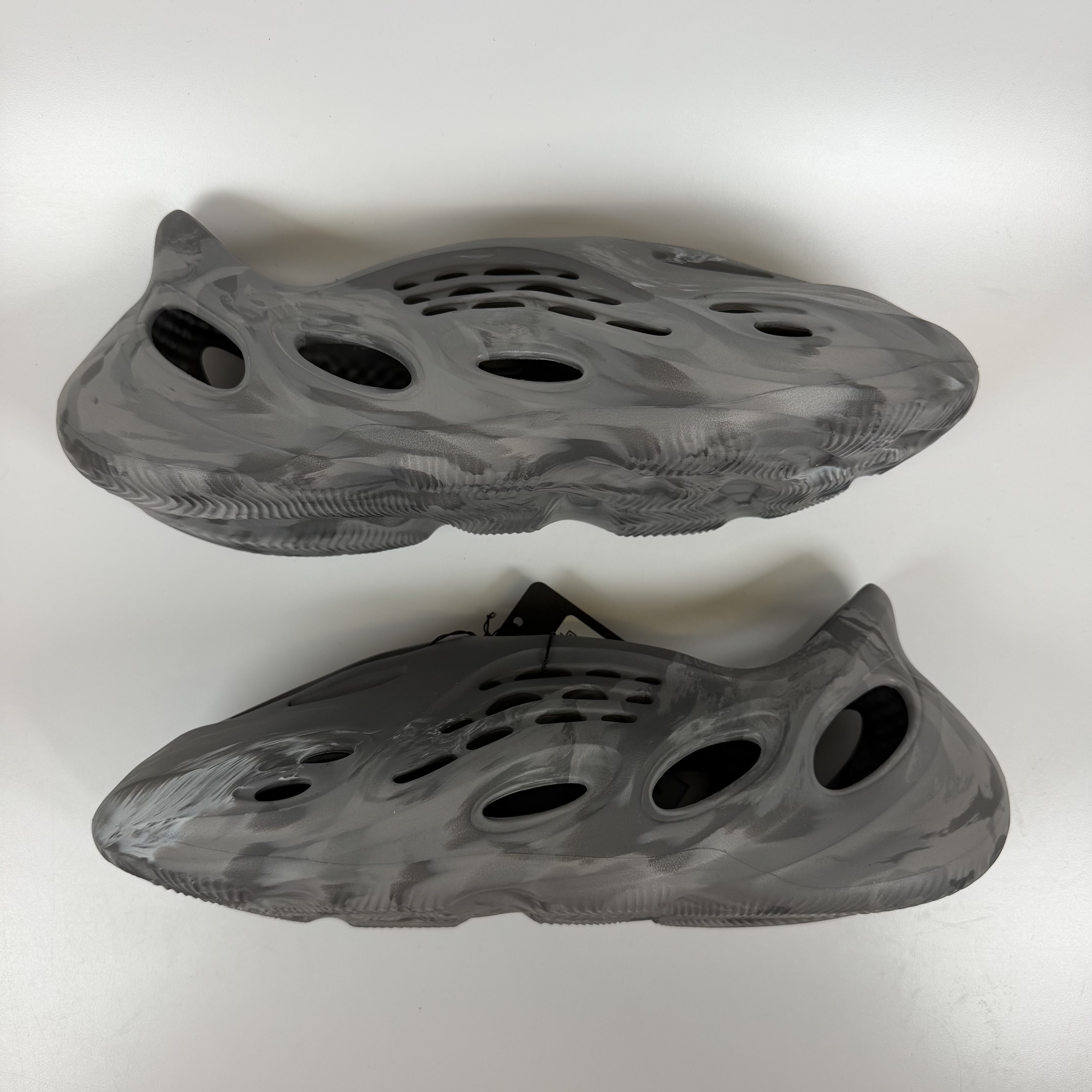 610616 adidas Yeezy Foam RNR MX Granite