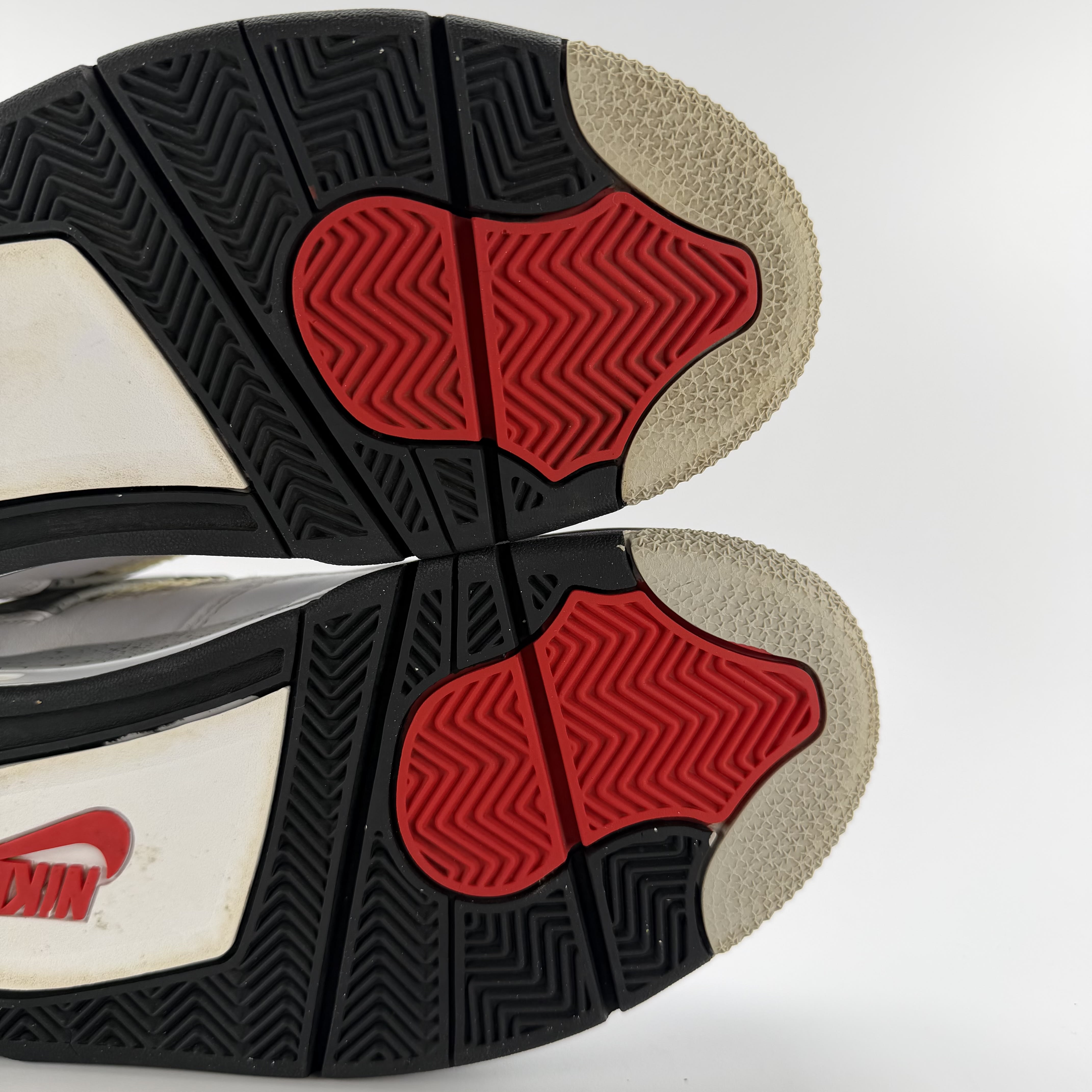 506712 Jordan 4 Retro White Cement (2016)