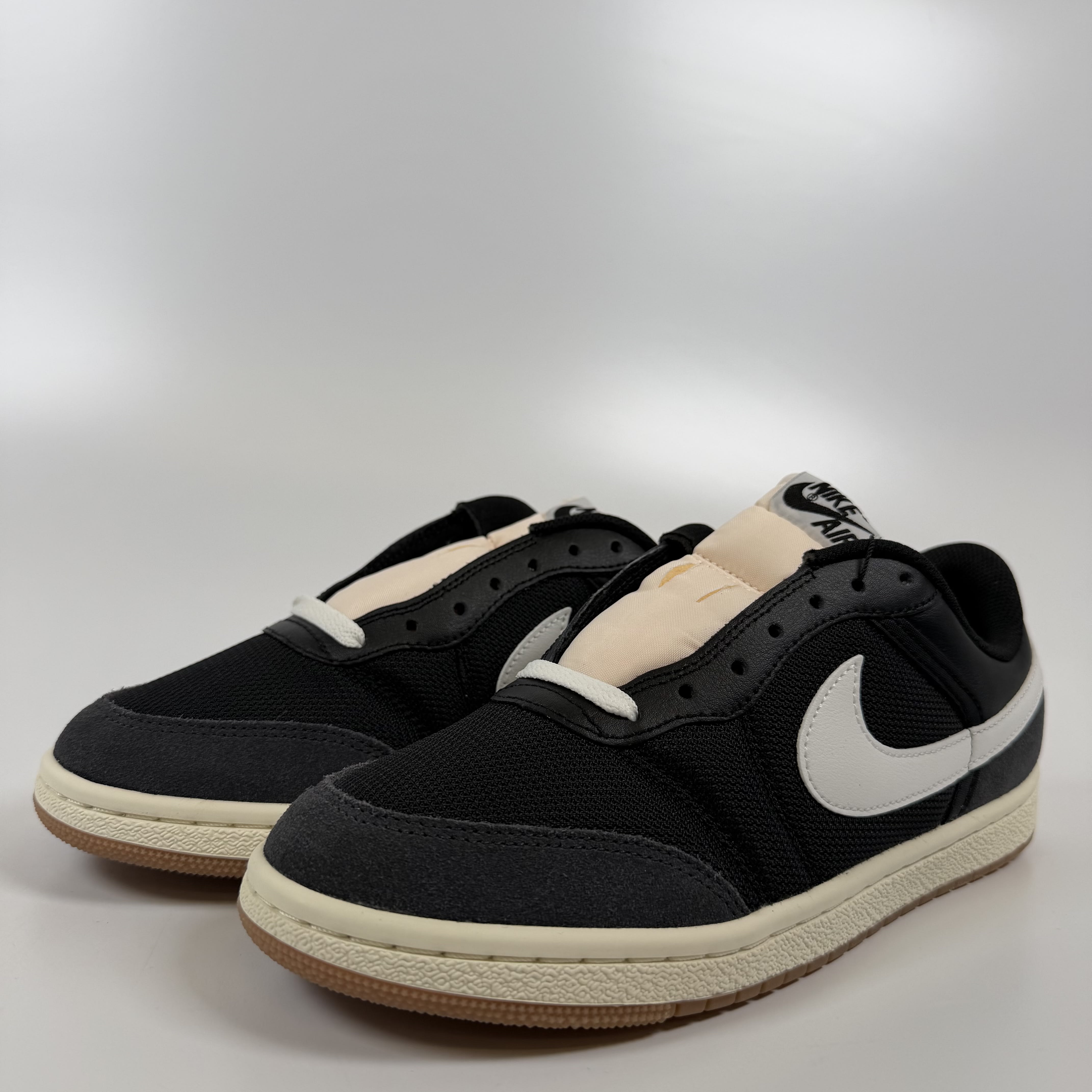 SP9839 Jordan Skyline Low Black Summit White