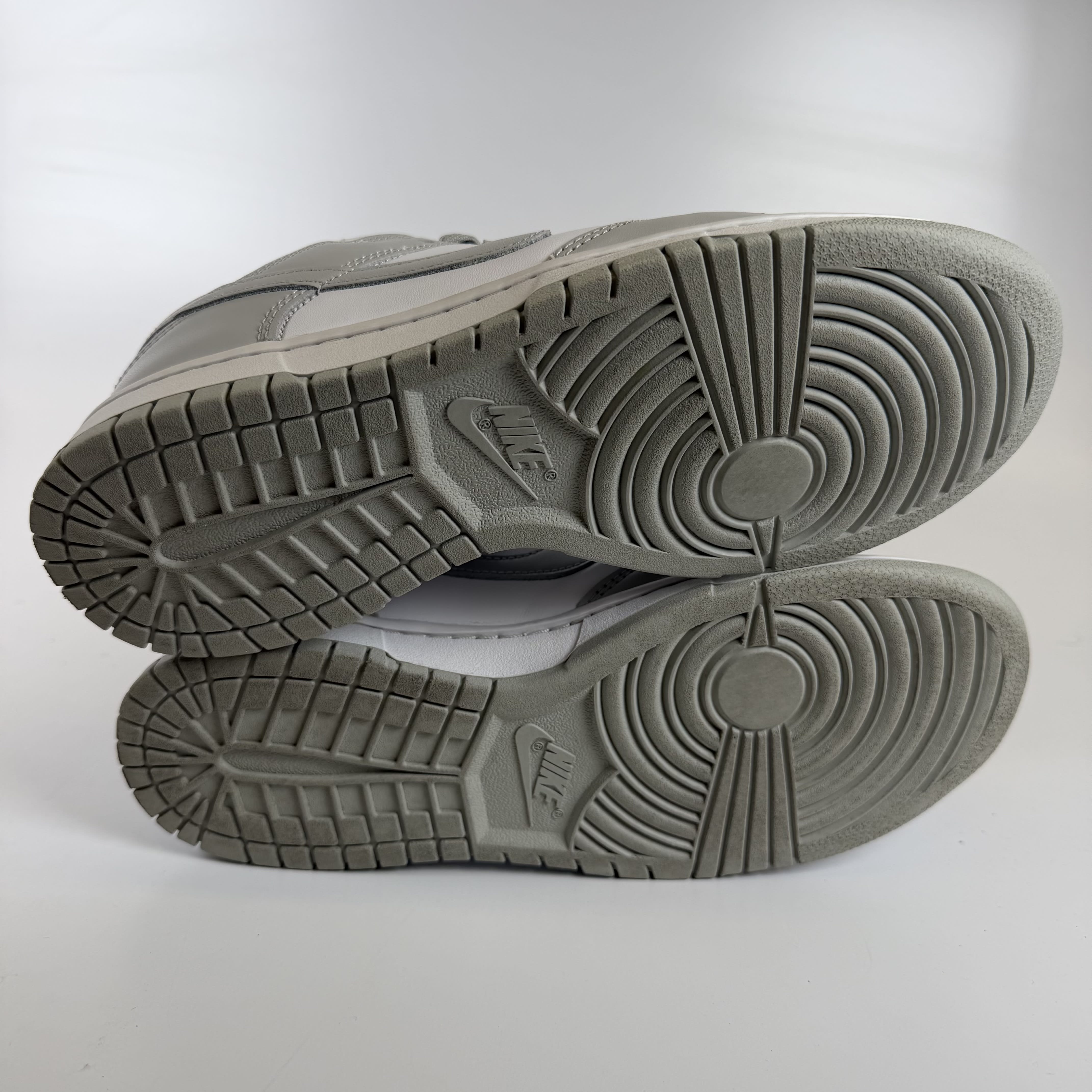 735132 Nike Dunk Low Grey Fog