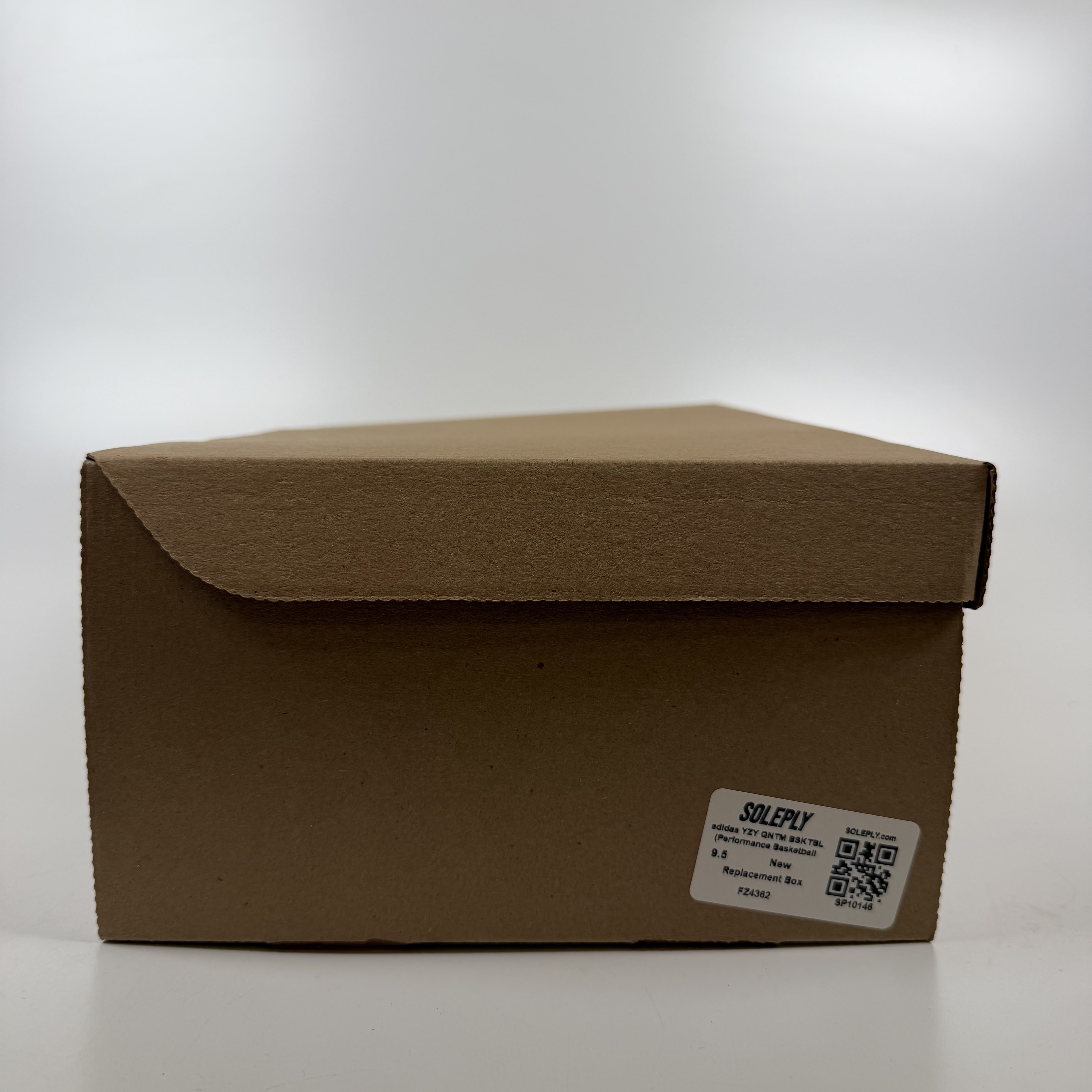SP10146 adidas YZY QNTM BSKTBL (Performance Basketball Model)