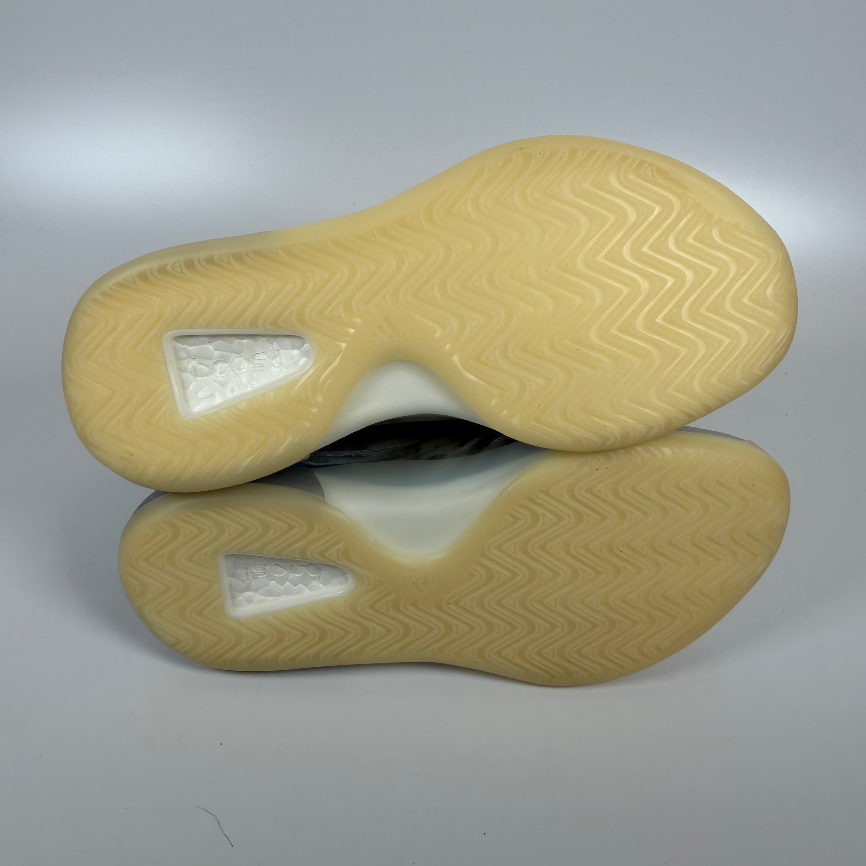 SP10146 adidas YZY QNTM BSKTBL (Performance Basketball Model)