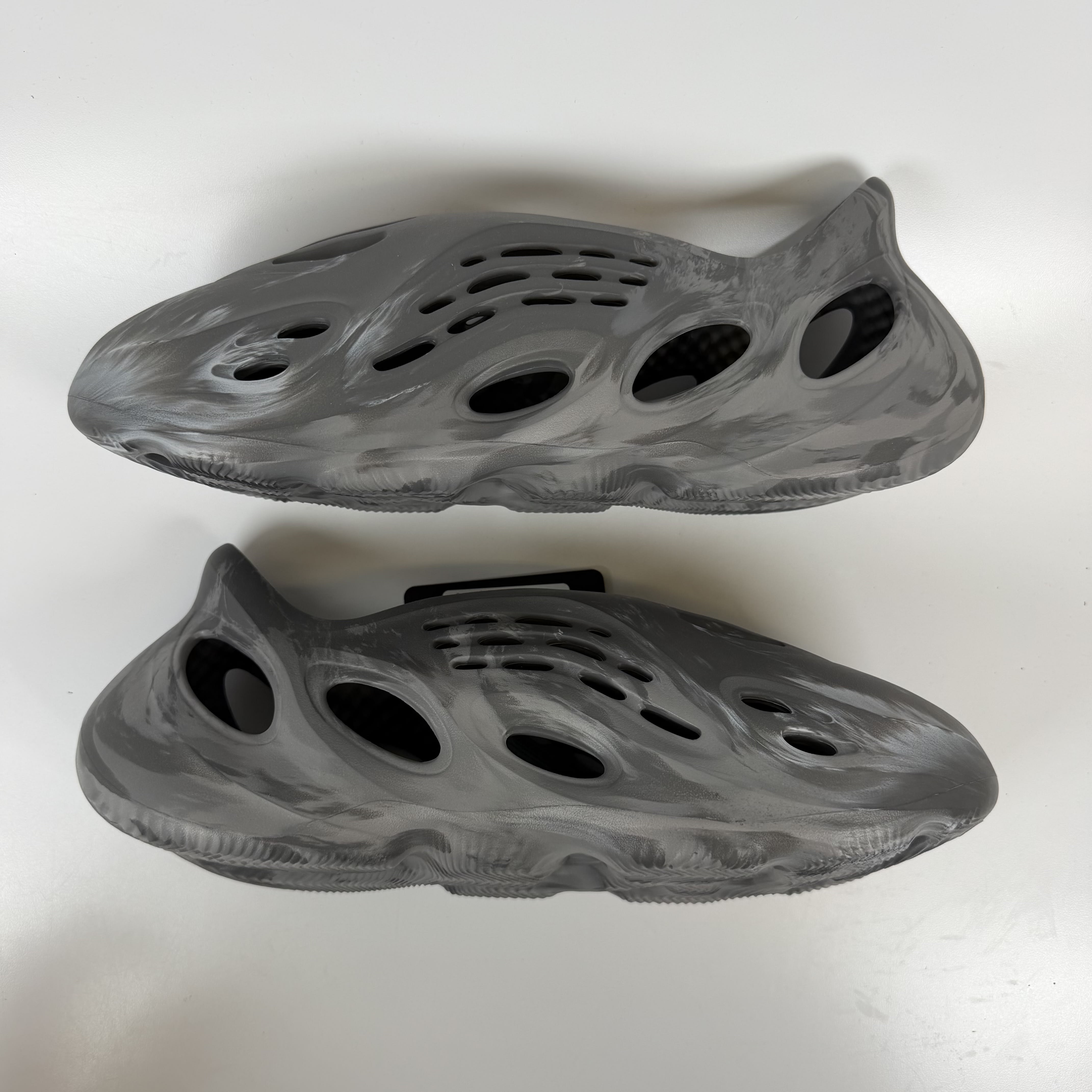 610617 adidas Yeezy Foam RNR MX Granite
