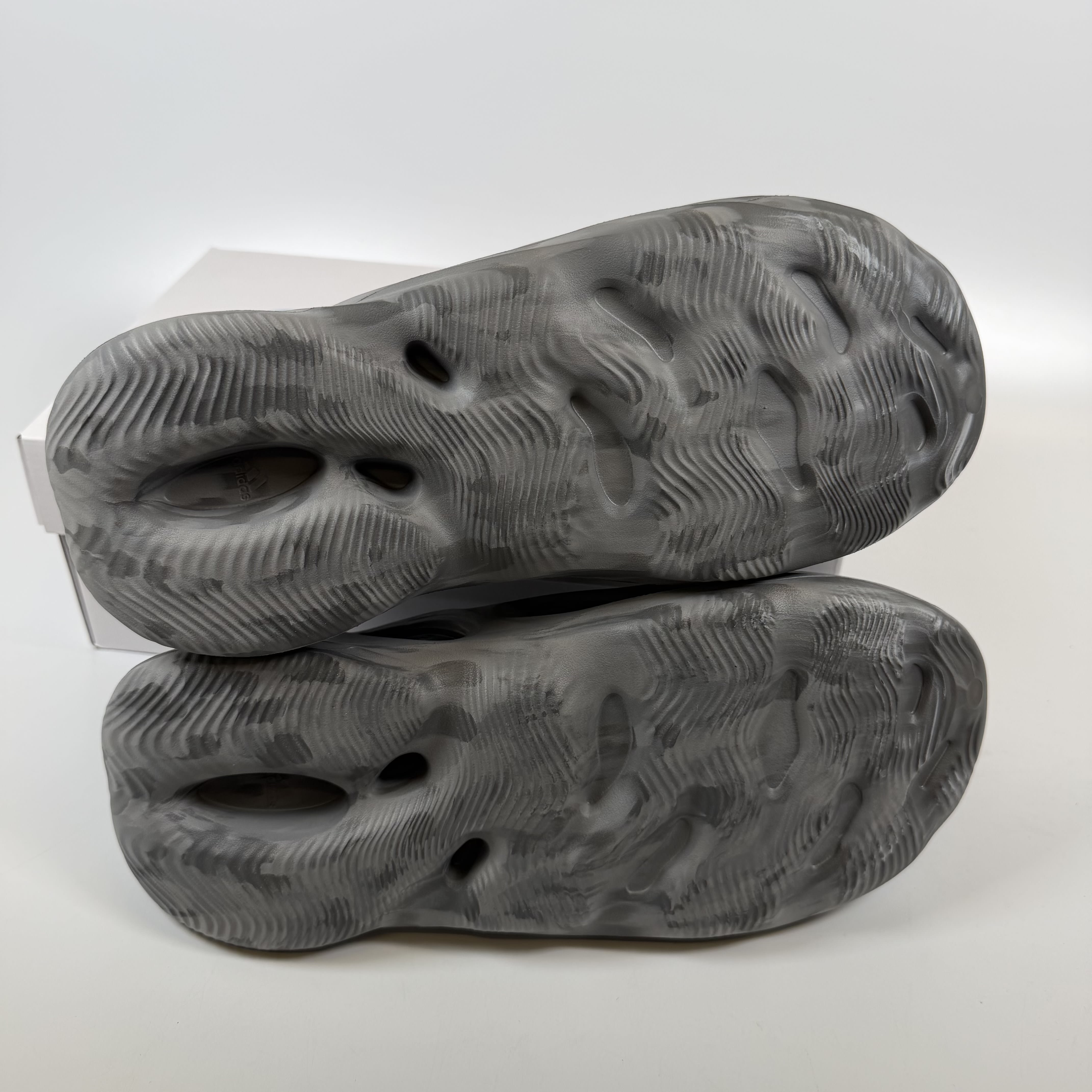 610617 adidas Yeezy Foam RNR MX Granite