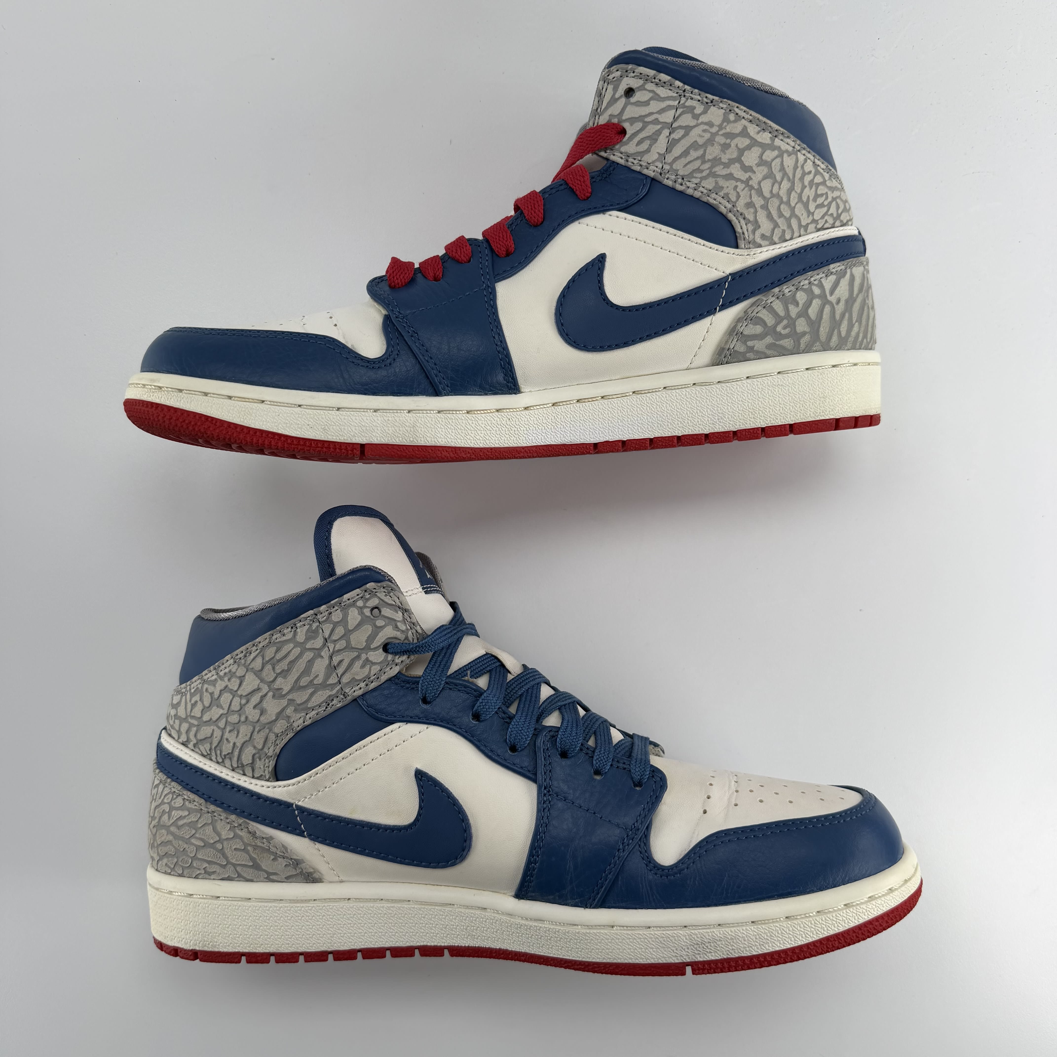 394423 Jordan 1 Retro Mid True Blue