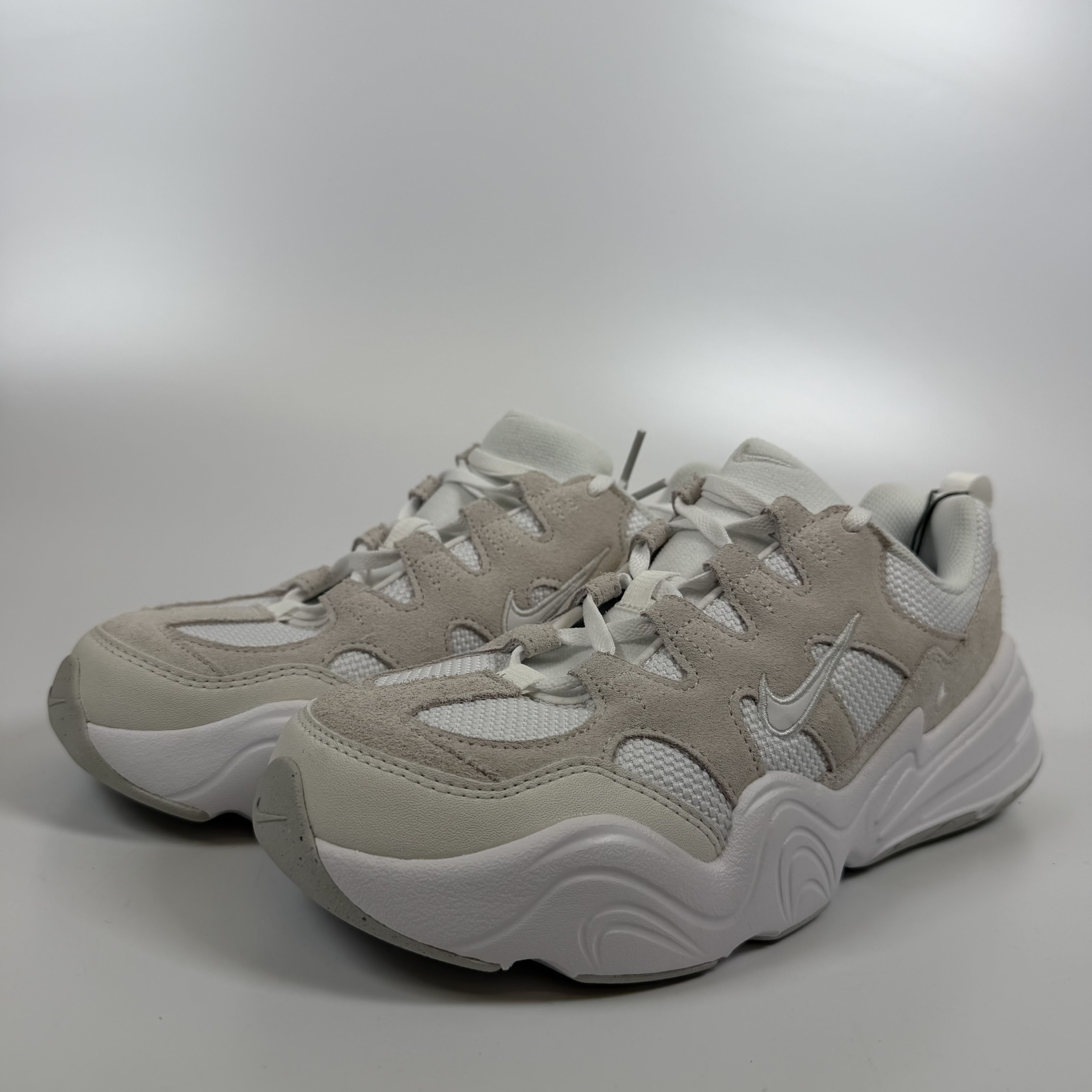 SP9712 Nike Tech Hera Photon Dust White