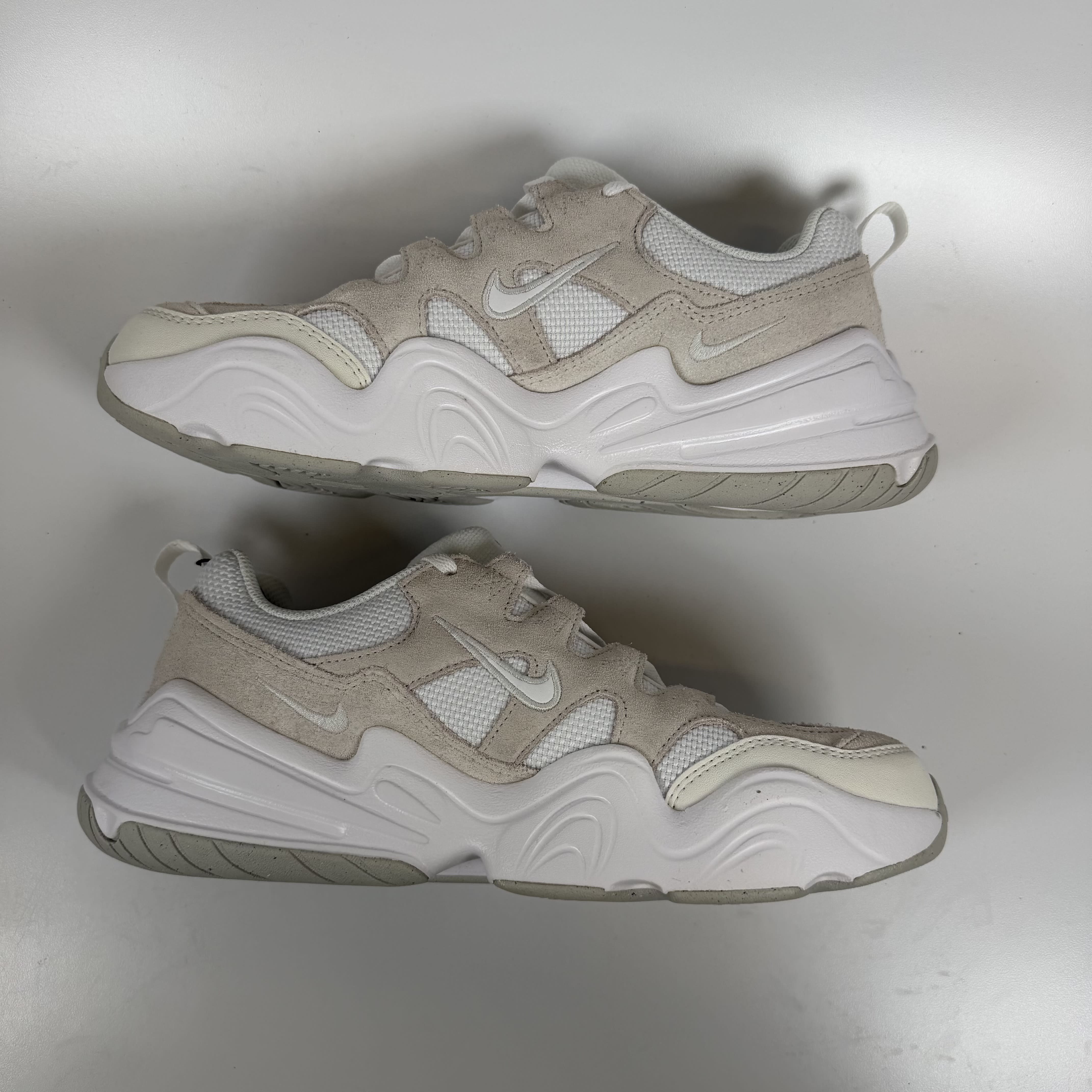 SP9712 Nike Tech Hera Photon Dust White