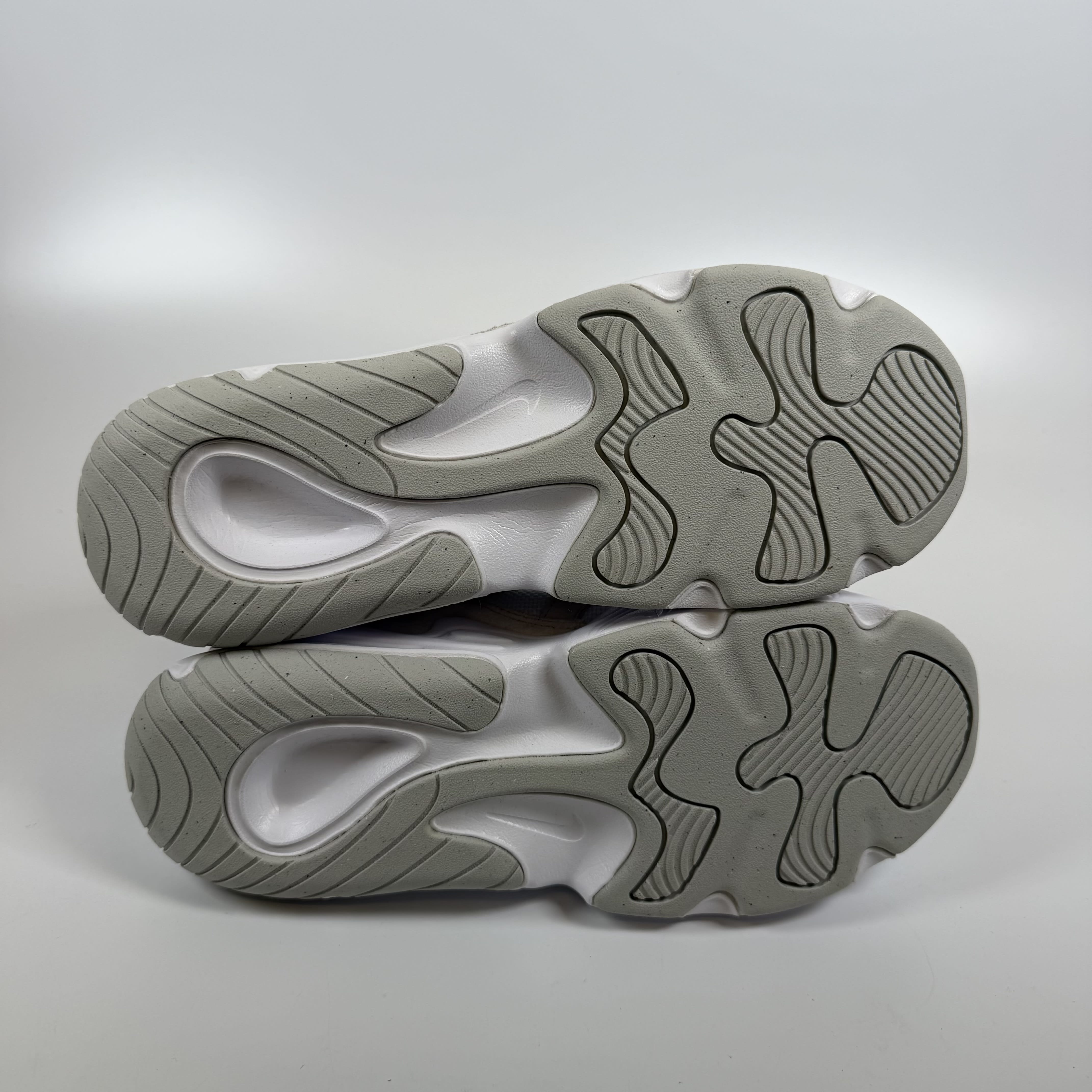 SP9712 Nike Tech Hera Photon Dust White
