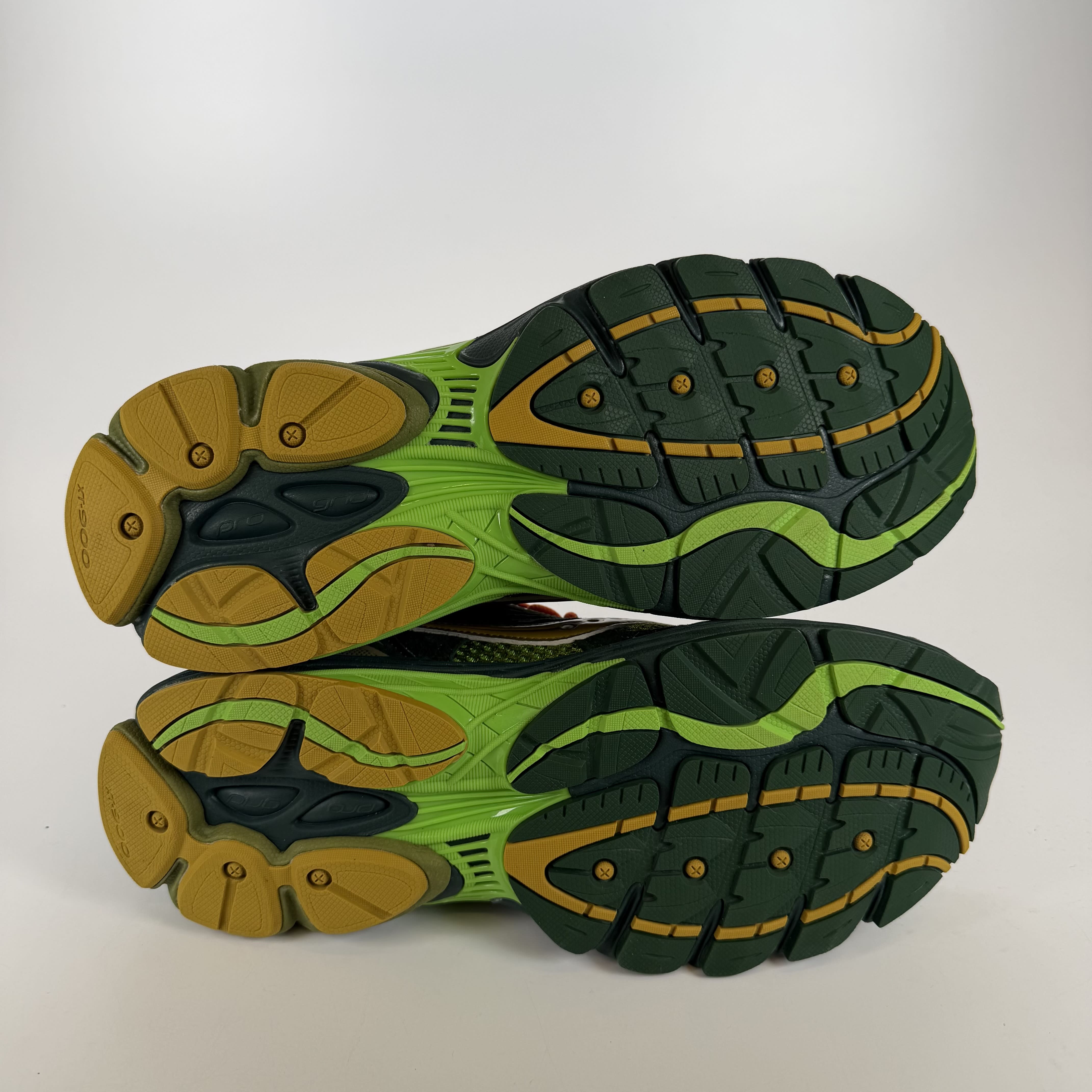 SP4067 Saucony ProGrid Omni 9 Starcow
